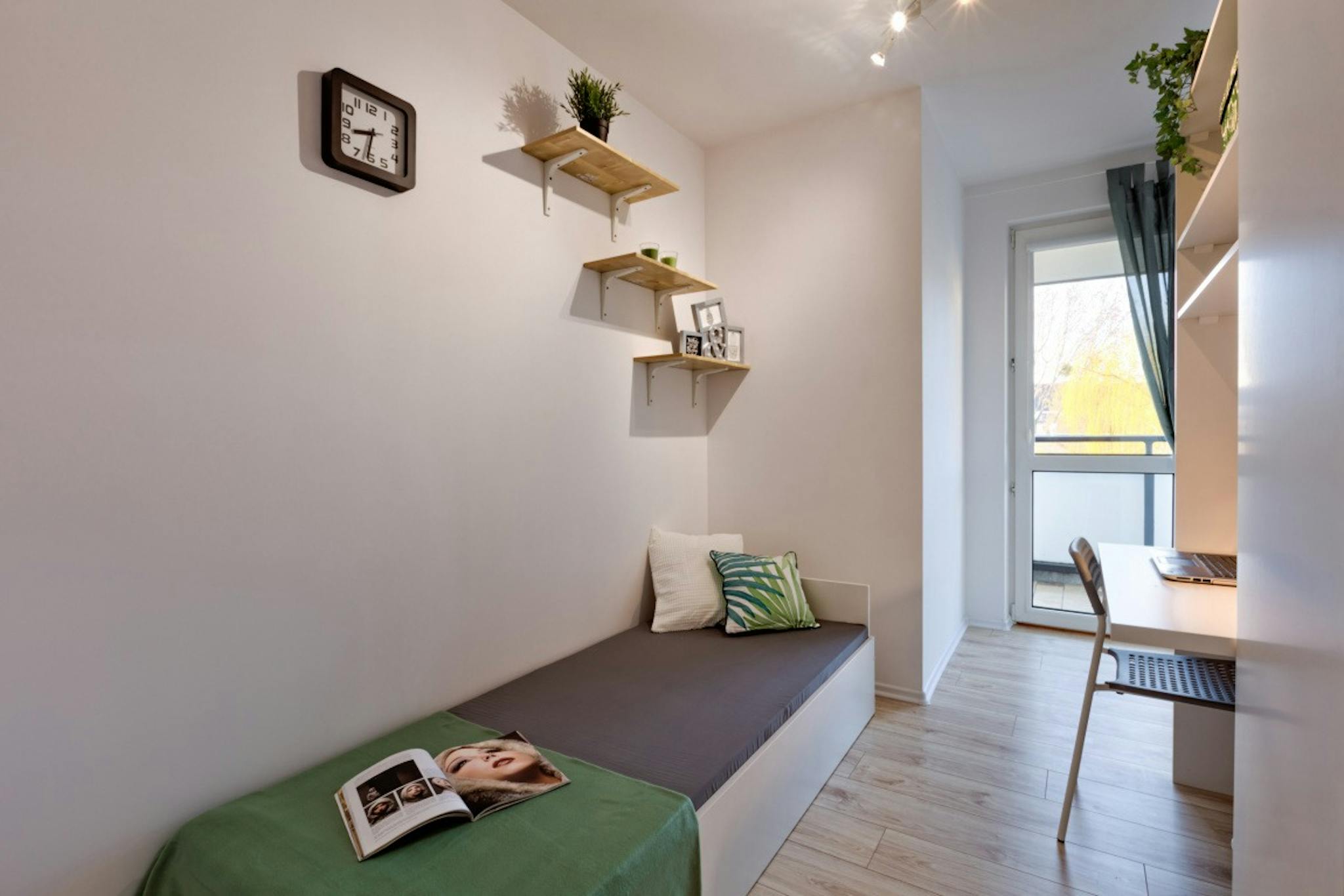 Wiktorii Wiedeńskiej, Warsaw preview