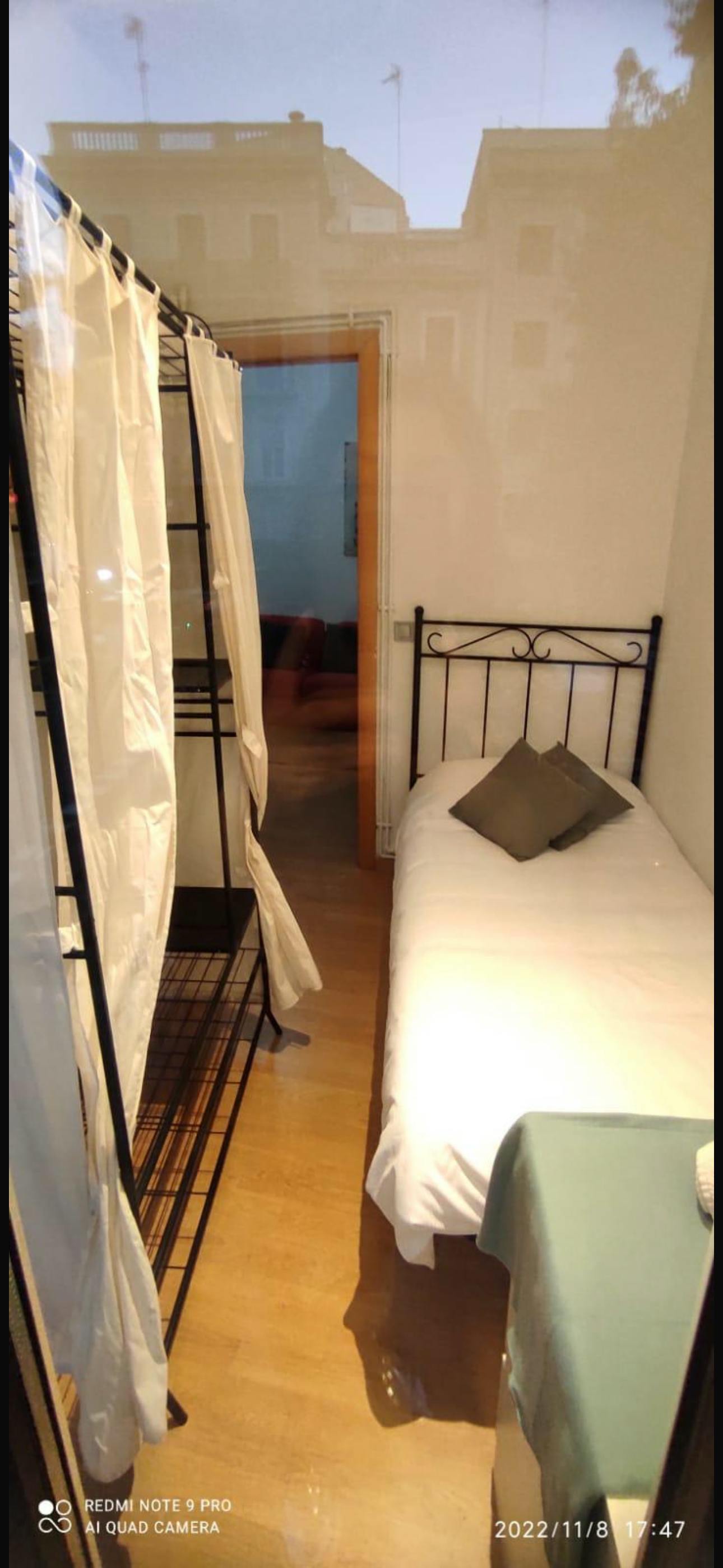 Private room for rent for €620 per month in Barcelona, Carrer d'Arizala
