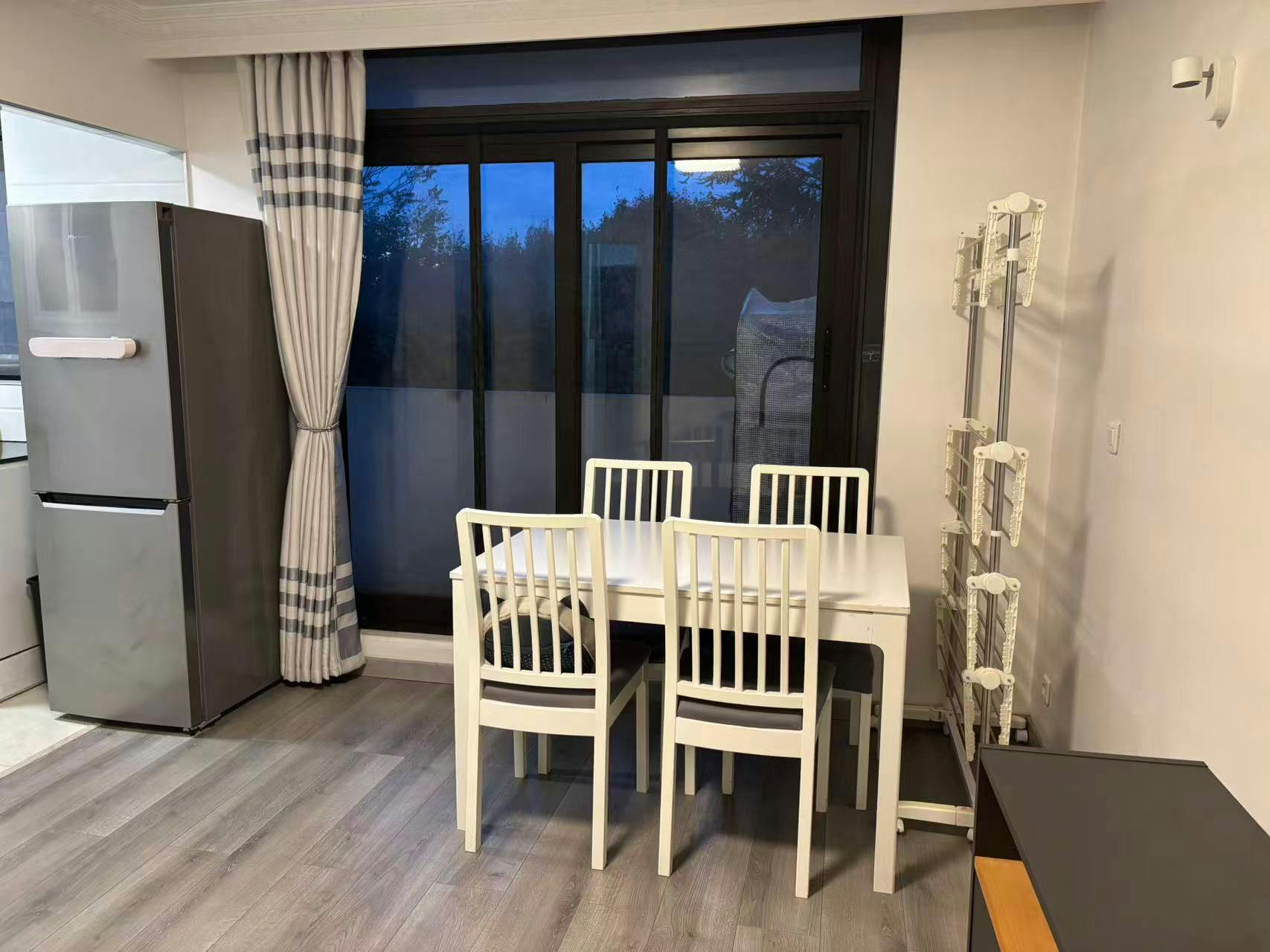 Appartement à louer pour 1 800 €/mois à Pantin, Rue Delizy