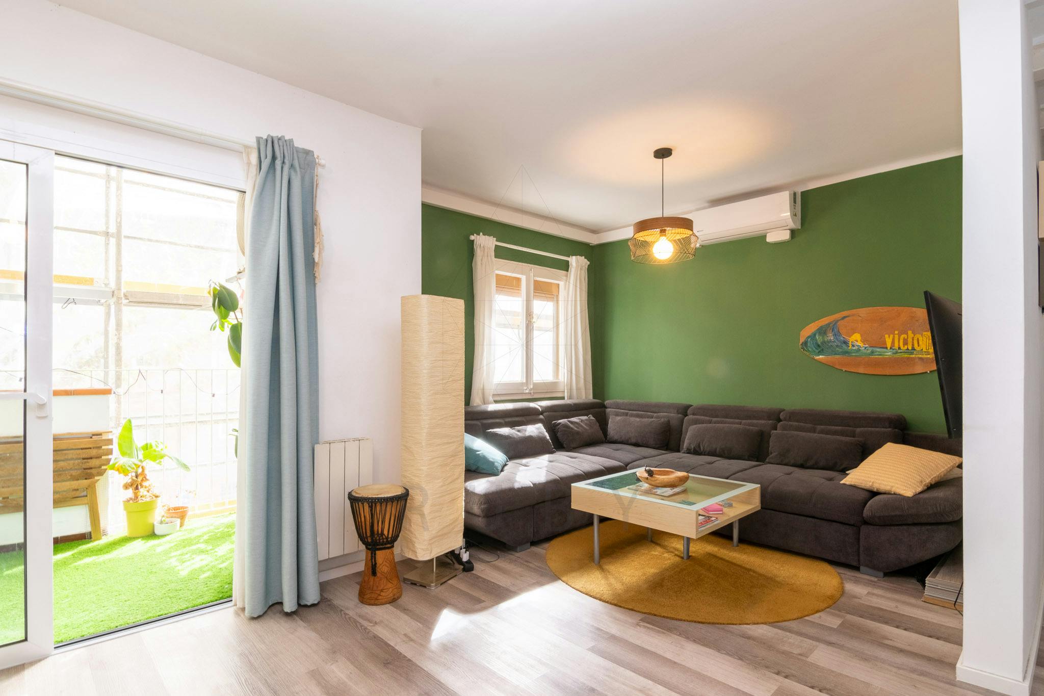 公寓 正在以 €1,400 的月租出租，其位于 Barcelona, Carrer de Pujades