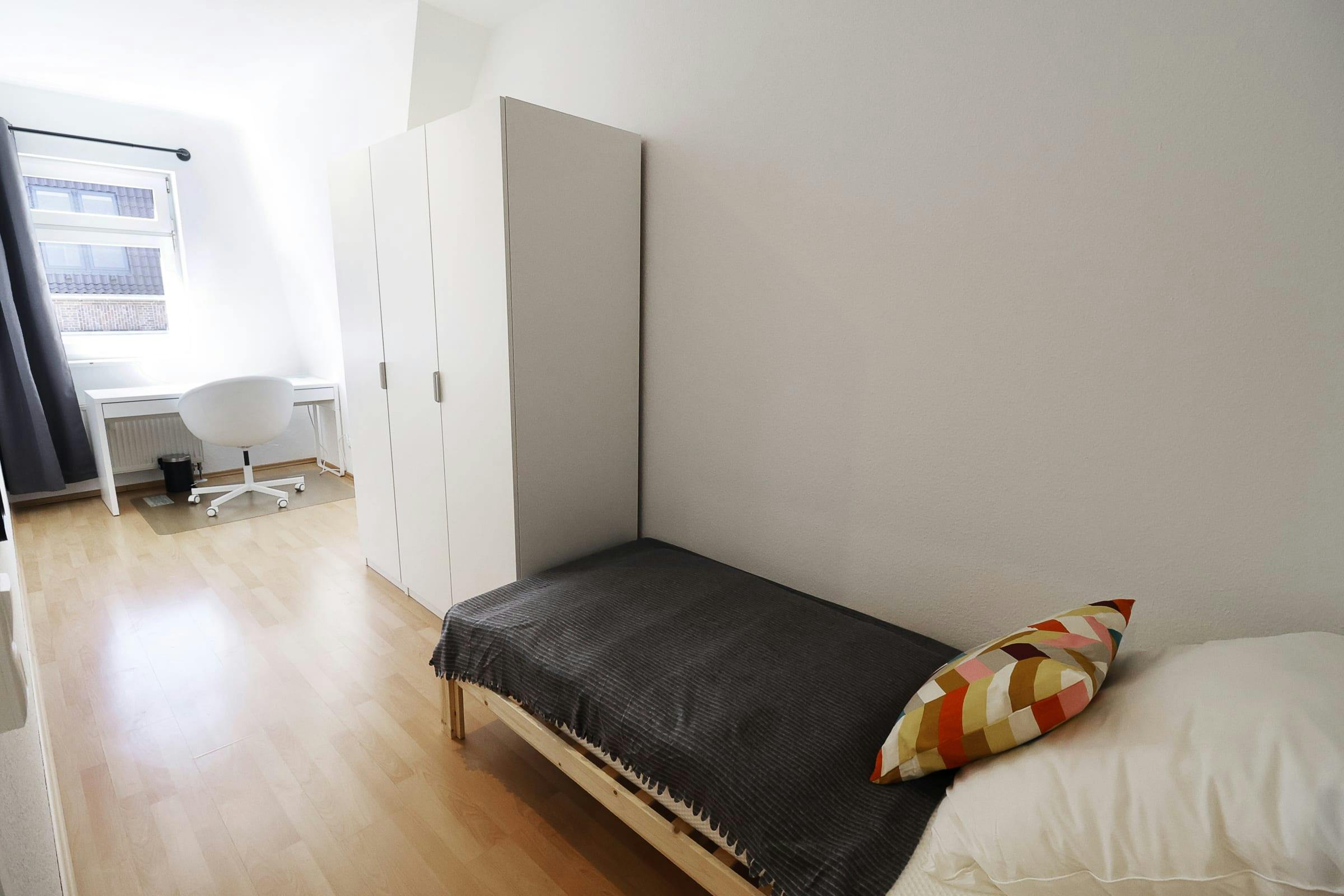 Private room for rent for €545 per month in Erfurt, Thälmannstraße