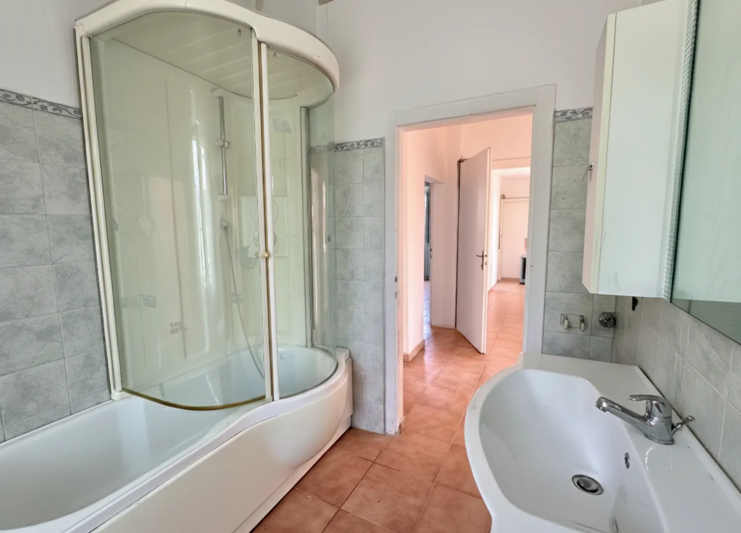 2-Bedroom Apartment in Via Giacomo Puccini, Perugia ROOM 4