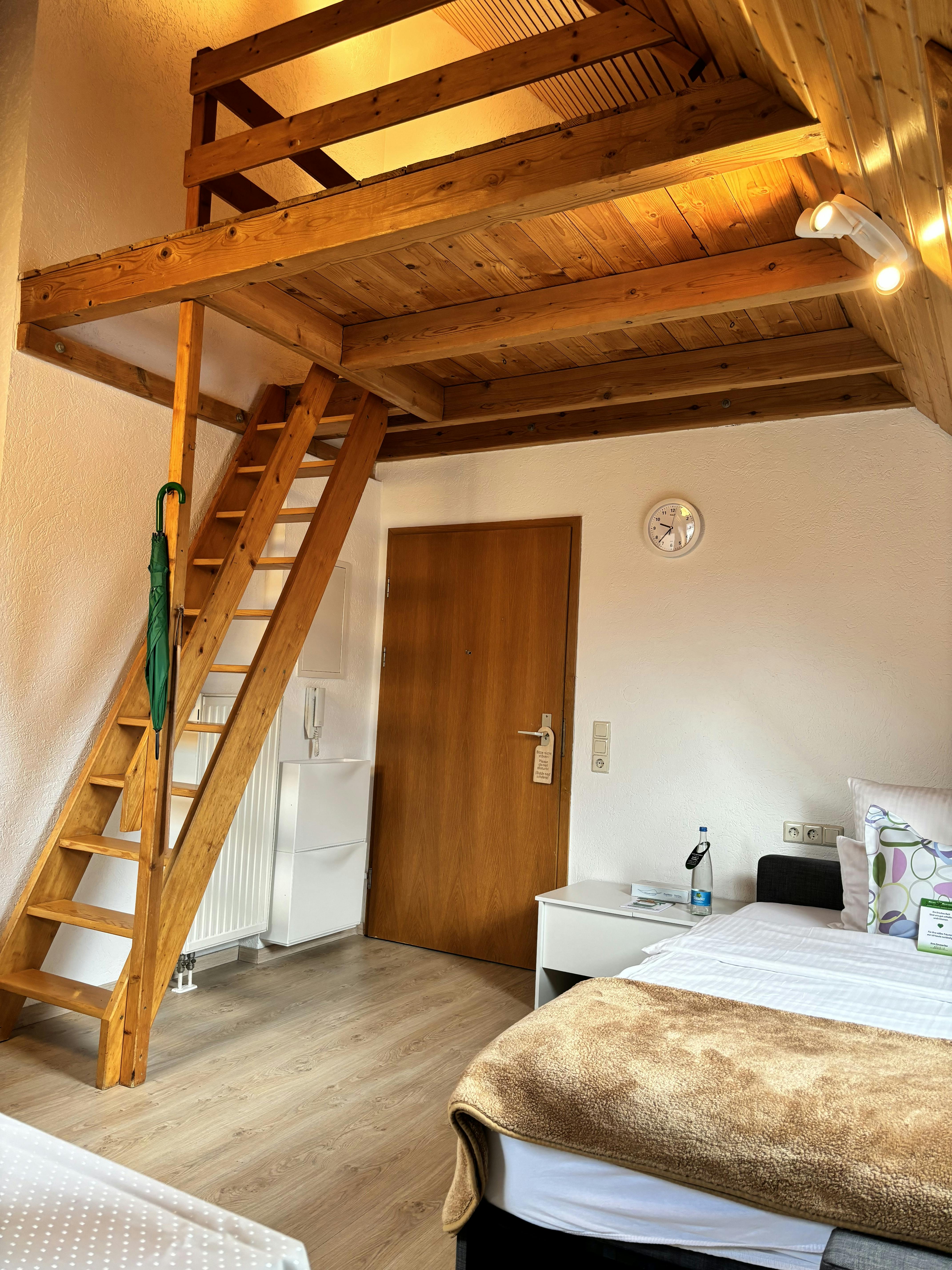 Studio zu mieten für 1.700 € pro Monat in Böblingen, Kalkofenstraße