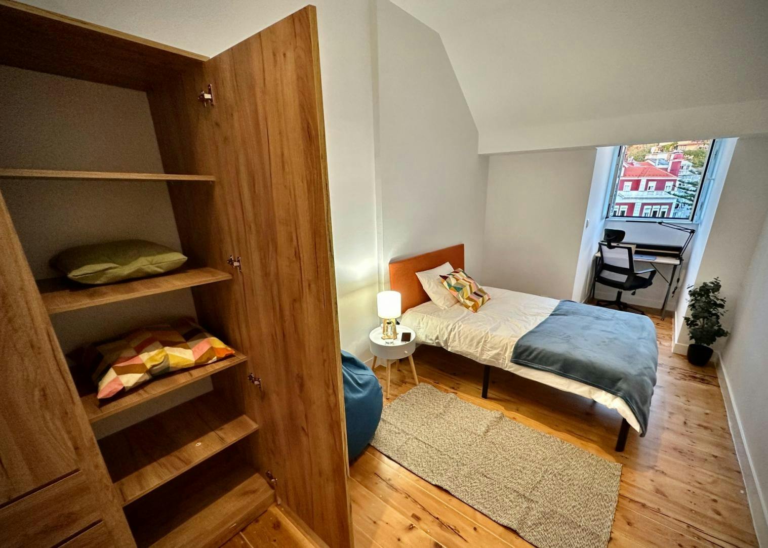 Private room for rent for €650 per month in Lisbon, Rua Maria