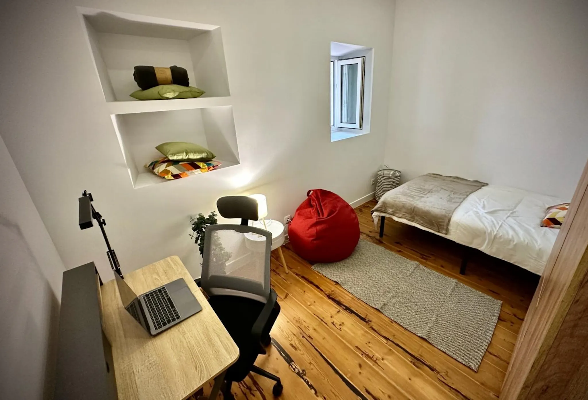 Rua Maria, Lisbon preview