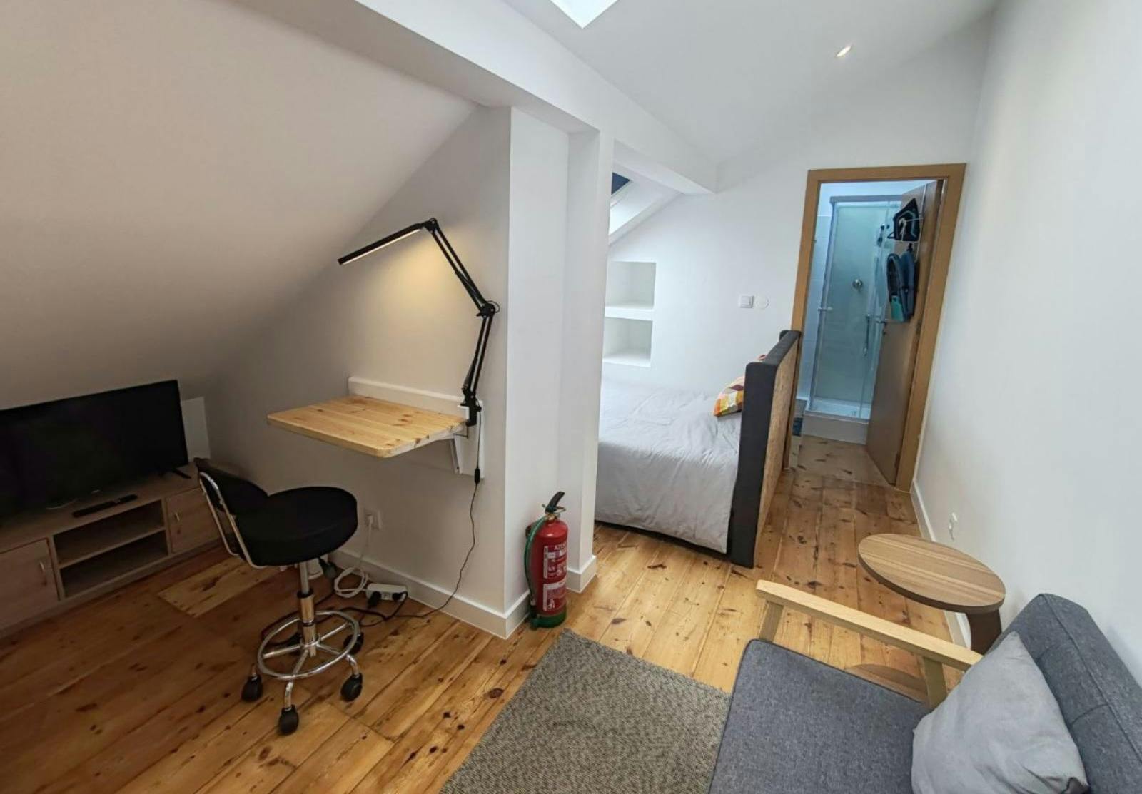 Studio for rent for €820 per month in Lisbon, Rua Maria