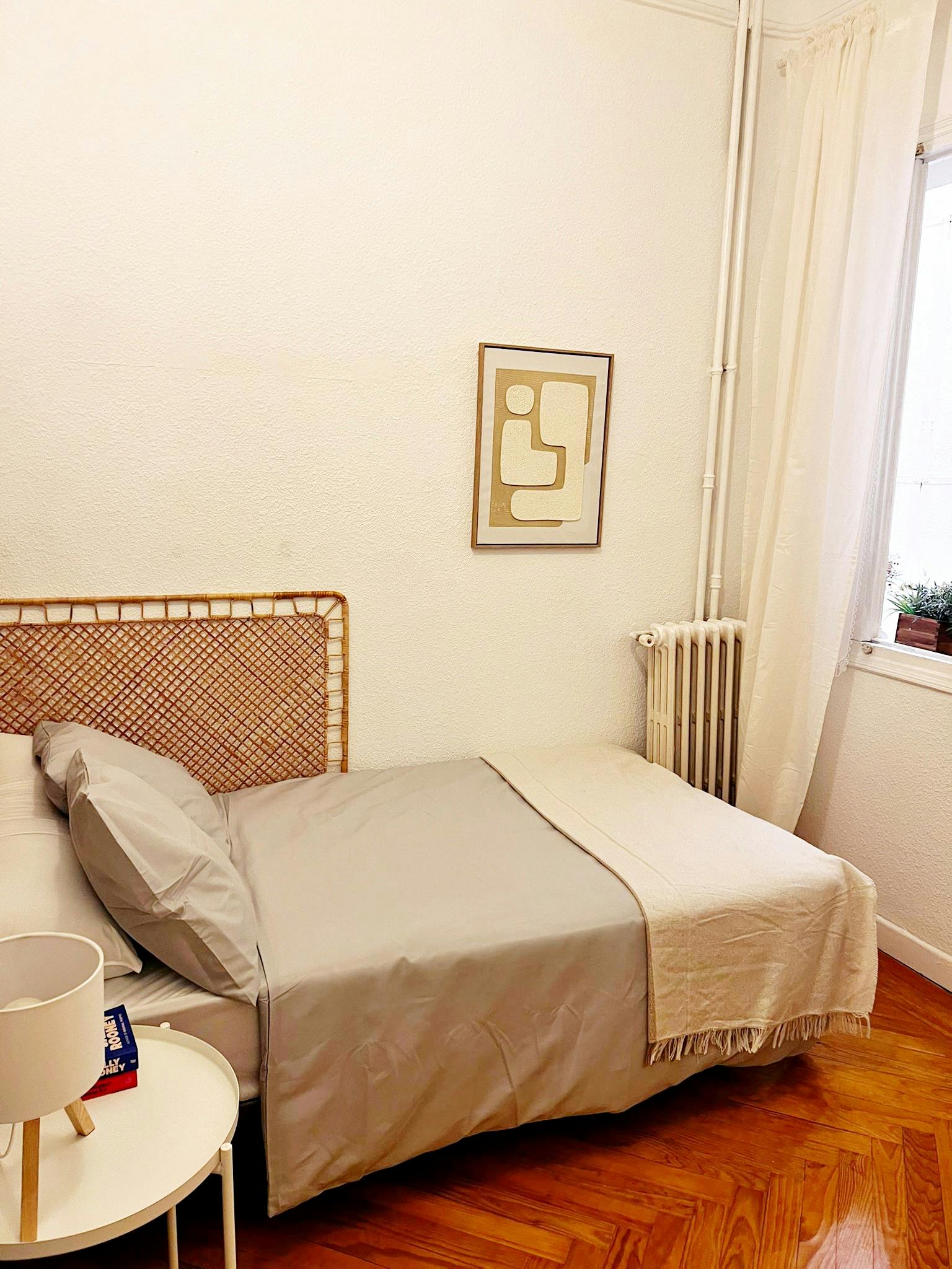 Private room for rent for €650 per month in Madrid, Calle del Doctor Esquerdo