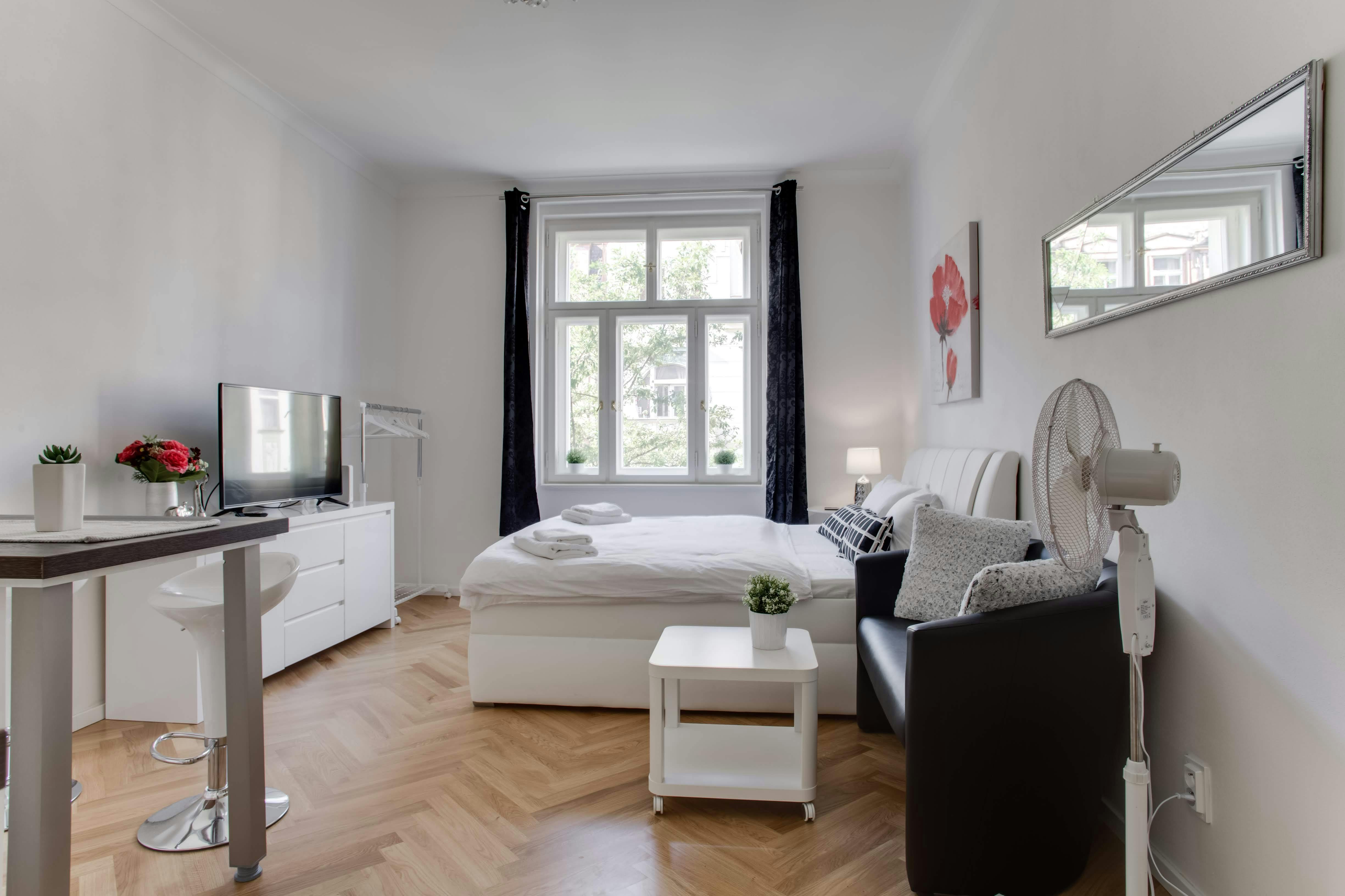 Apartment for rent for CZK 28,999 per month in Hlavní město Praha, Slavíkova
