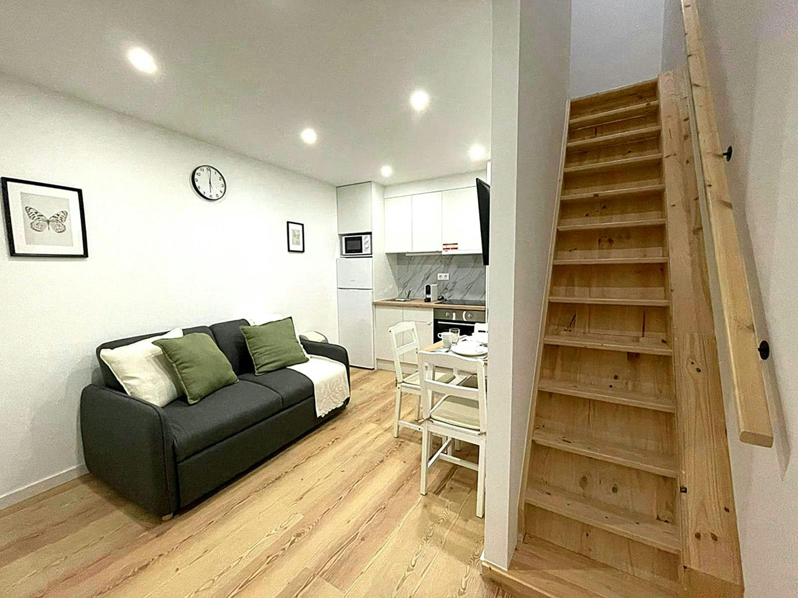 Dom do wynajęcia za 1200 € miesięcznie w mieście Porto, Rua da Bouça