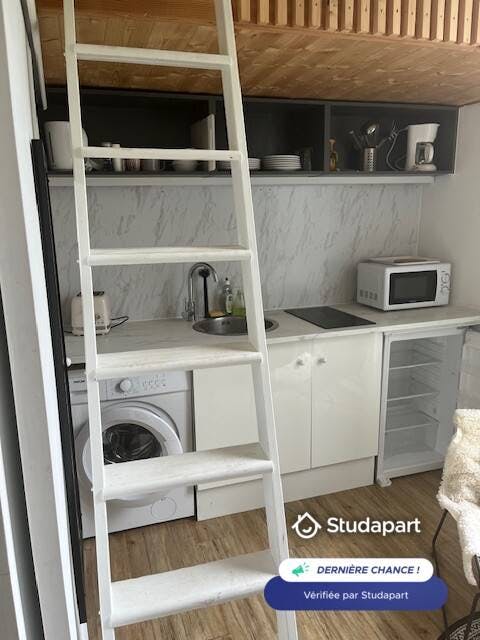 Appartement te huur voor € 497 per maand in Grenoble, Rue de l'École