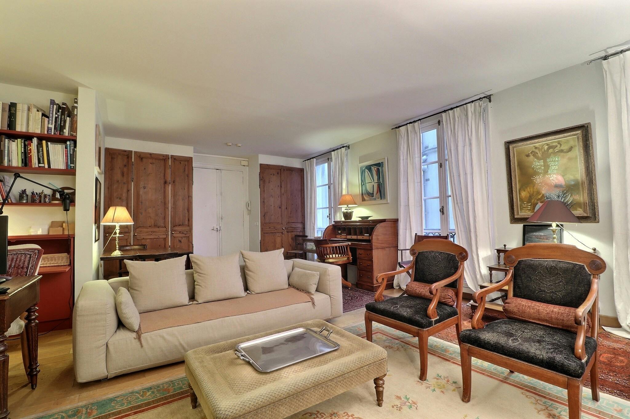 Rue des Petits Champs, Paris preview