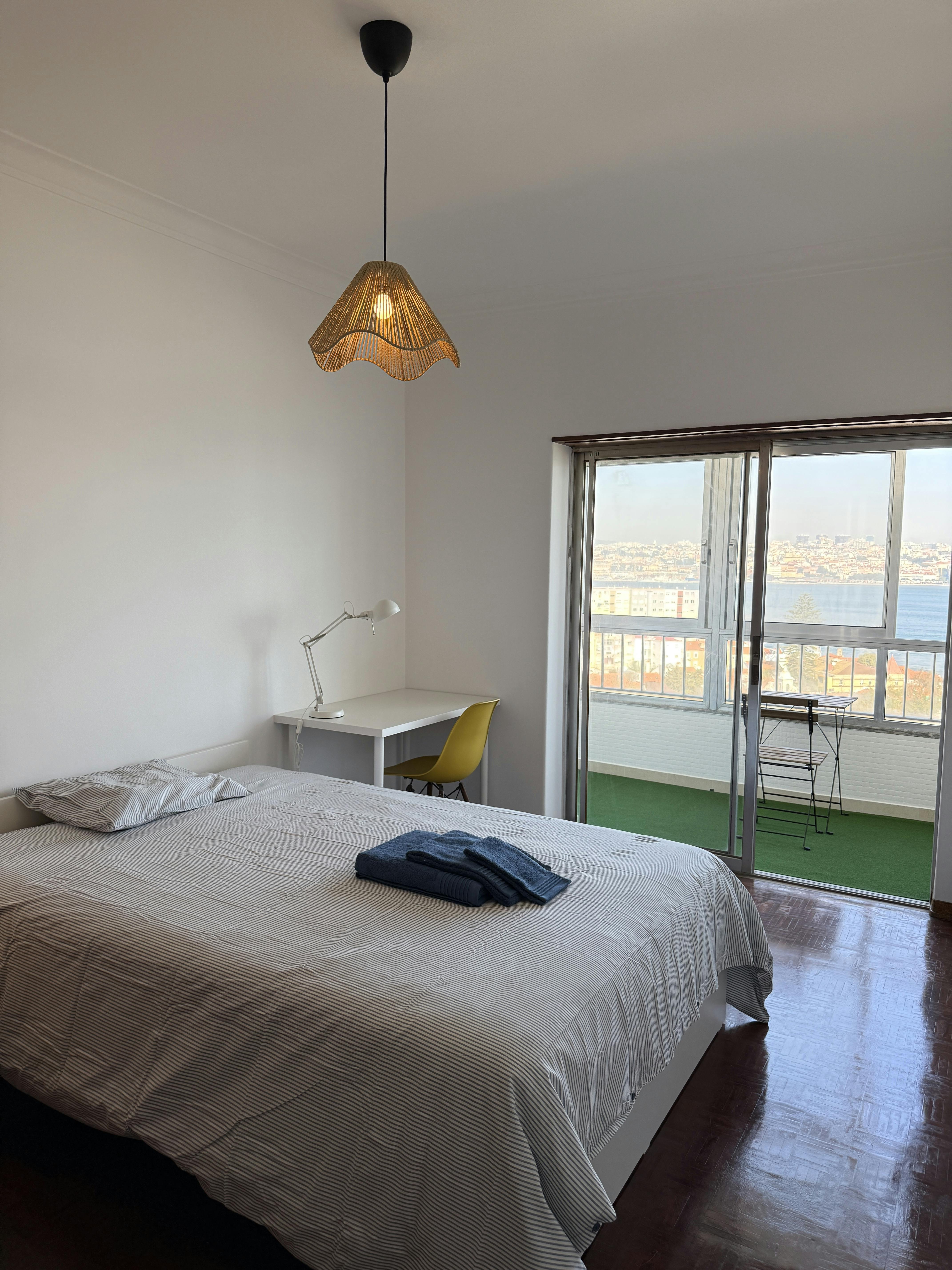 Chambre privée à louer pour 500 €/mois à Almada, Avenida 25 de Abril de 1974