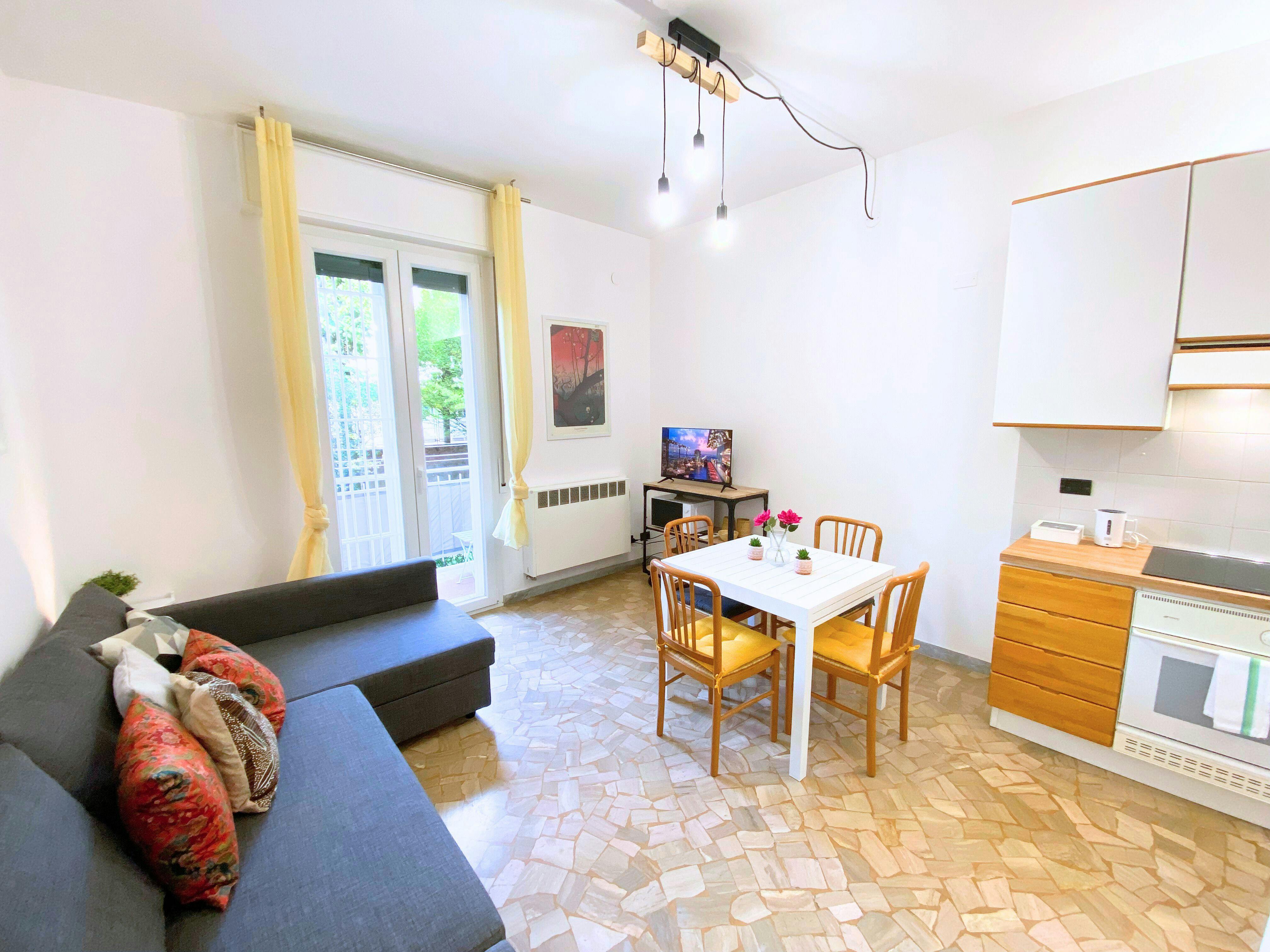Apartment for rent for €1,550 per month in Bologna, Via Reggio Emilia