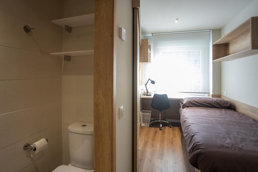 Private room for rent for €786 per month in Bilbao, Avenida Gabriel Aresti