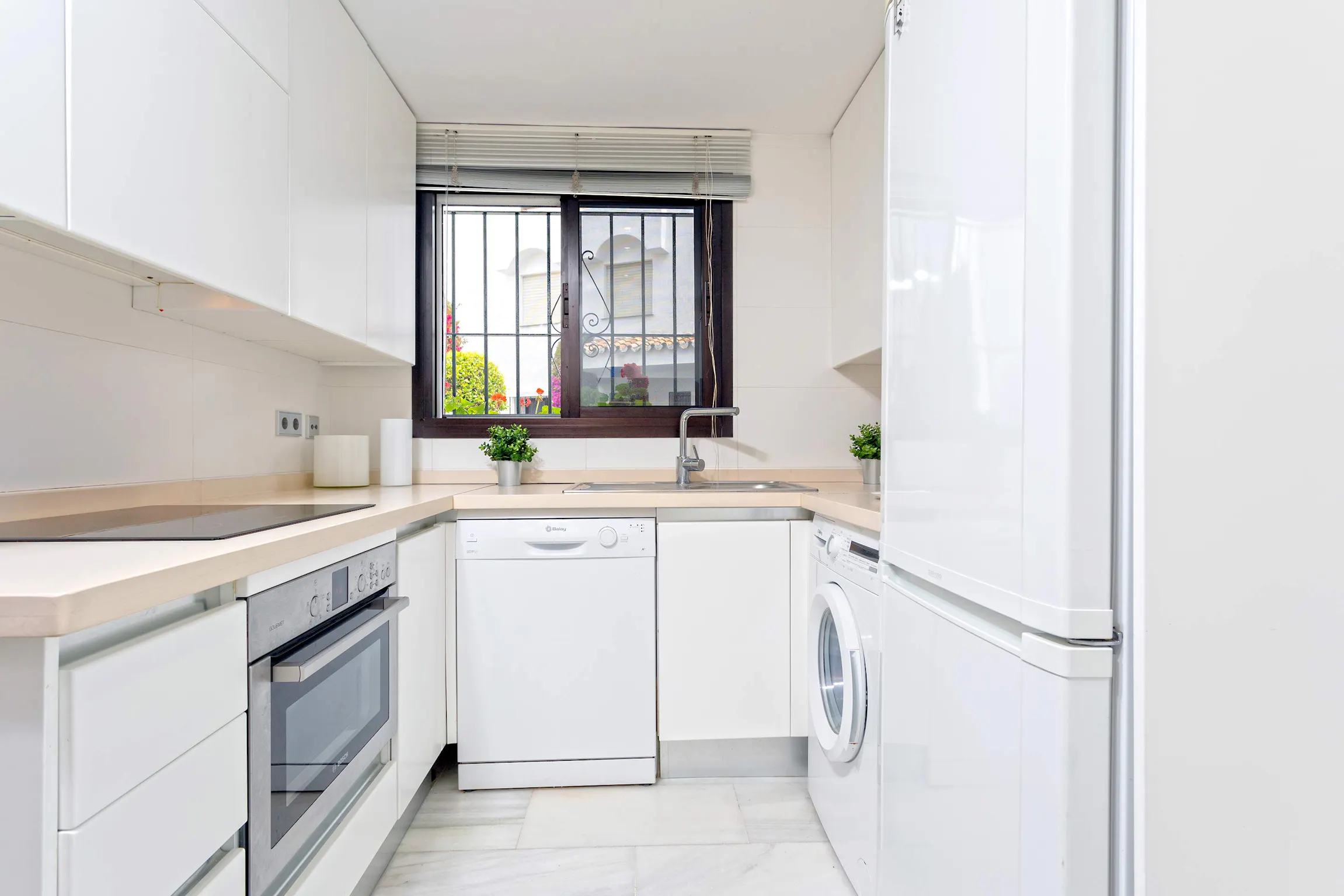 4-Bedroom Apartment in Avenida las Mimosas, Marbella (1670869) ROOM 1