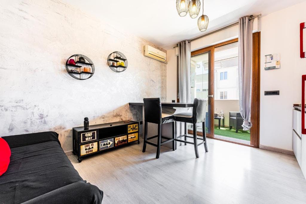 Appartement te huur voor € 700 per maand in Cagliari, Via Piero della Francesca