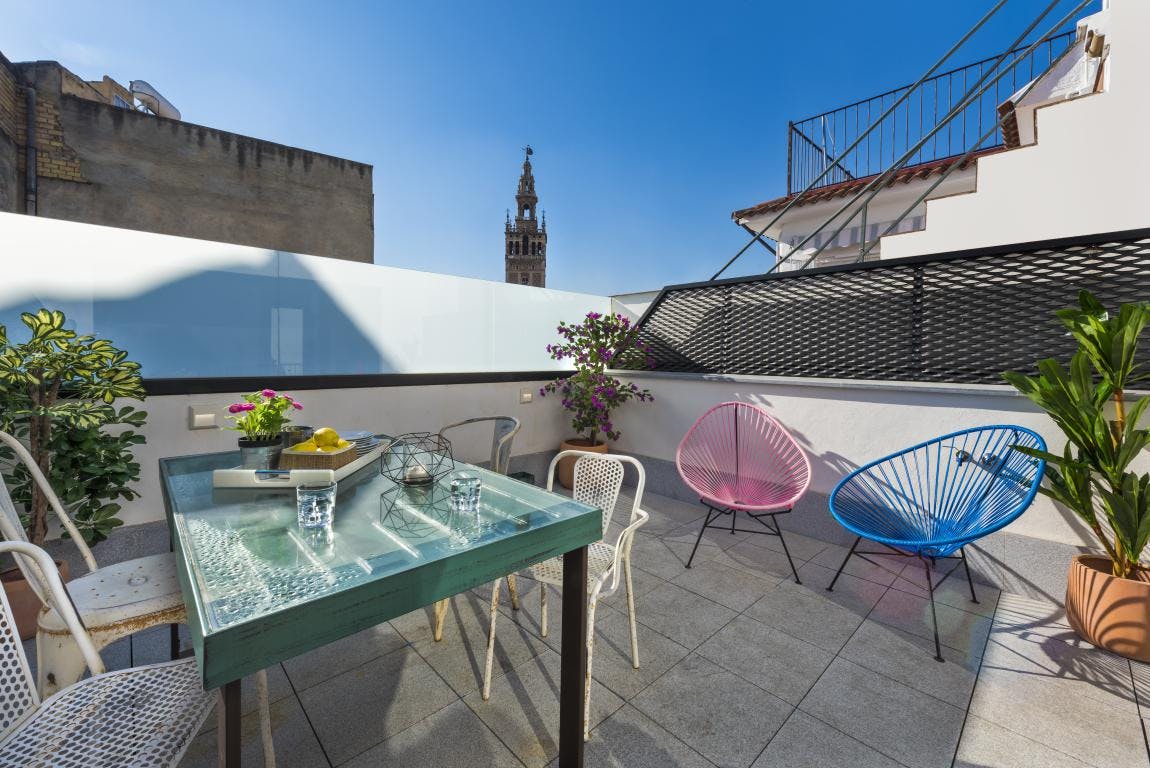 Apartment for rent for €10,067 per month in Sevilla, Calle Ángeles