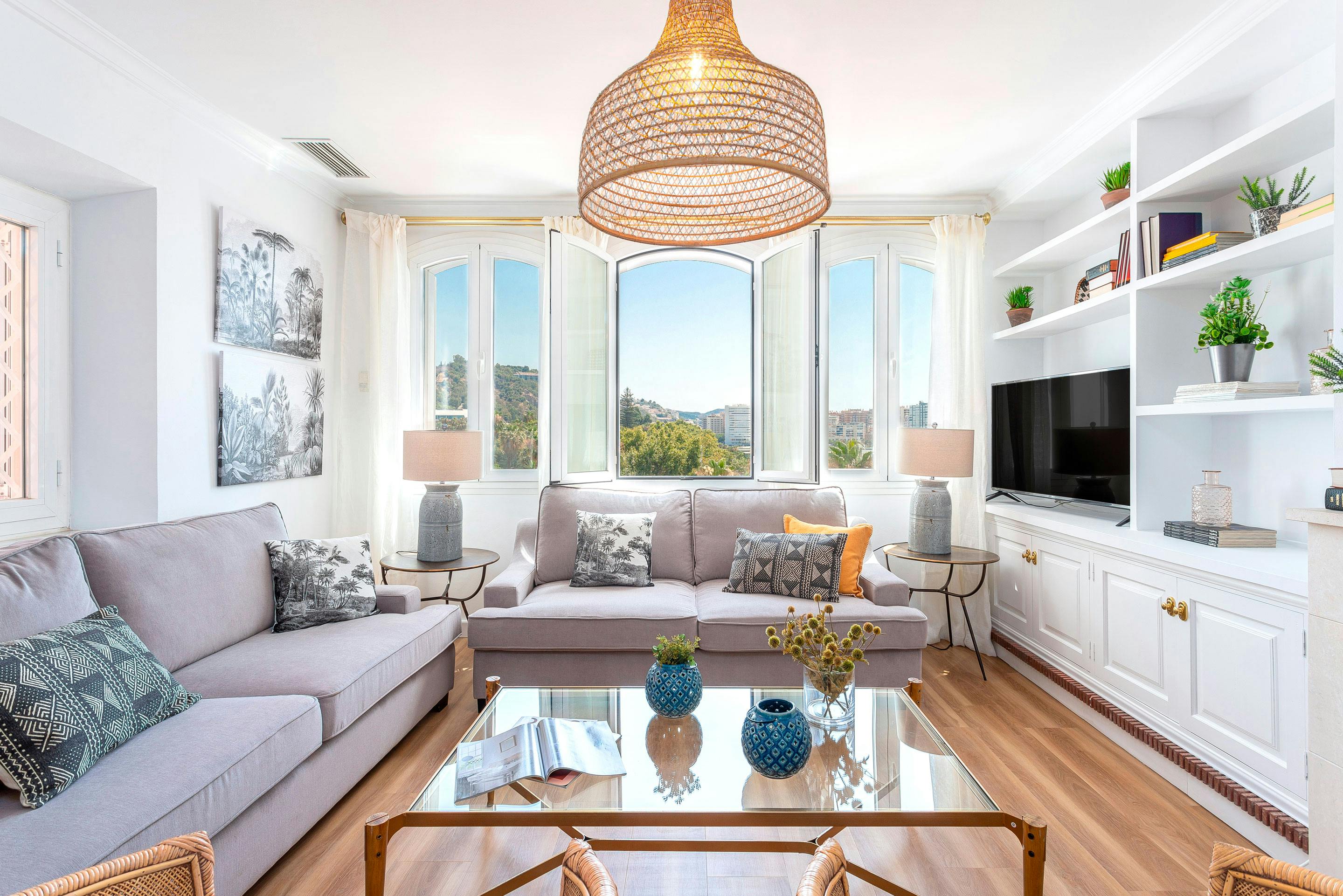 Apartment for rent for €7,933 per month in Málaga, Calle Trinidad Grund