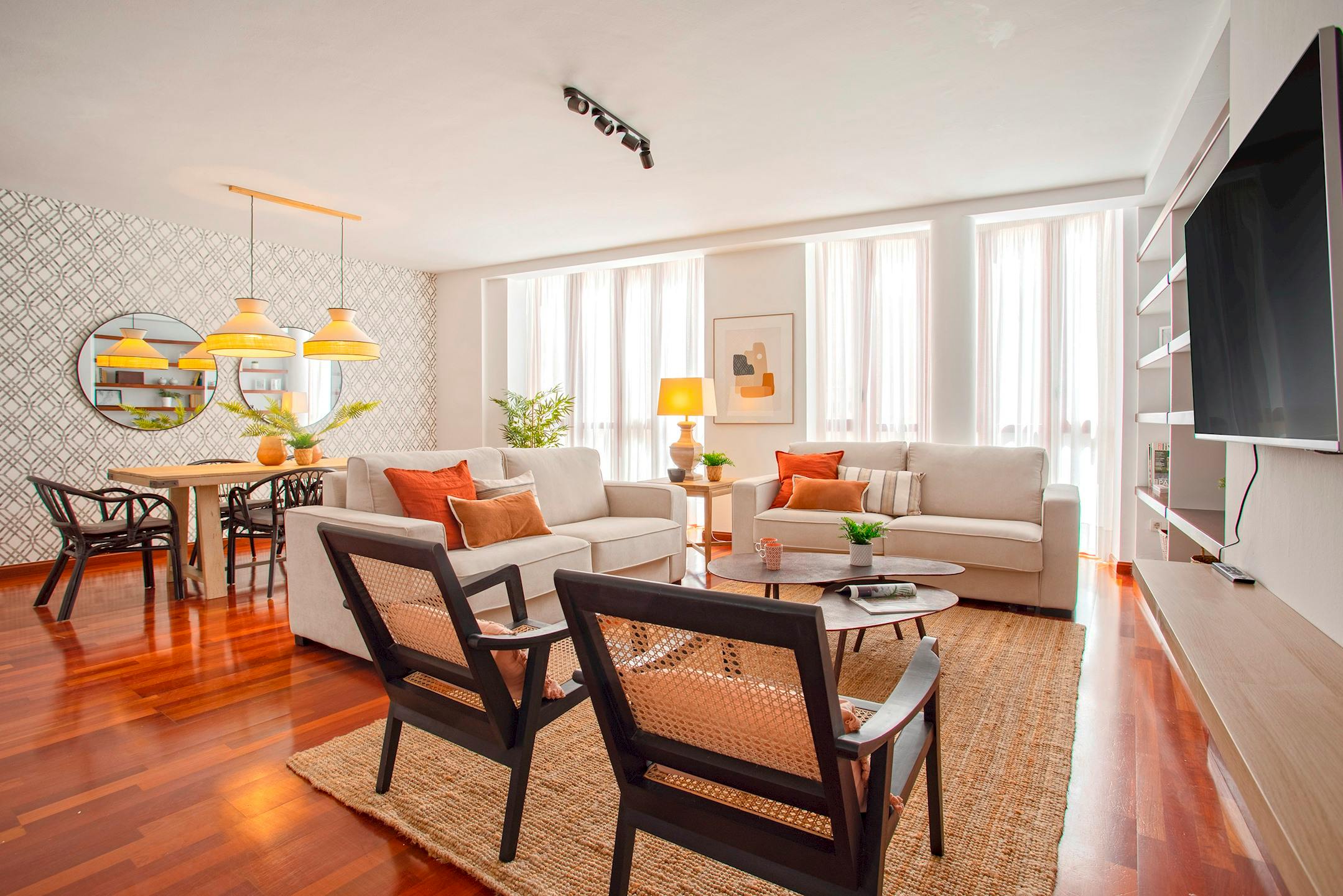 Apartment for rent for €7,923 per month in Málaga, Calle José Denis Belgrano