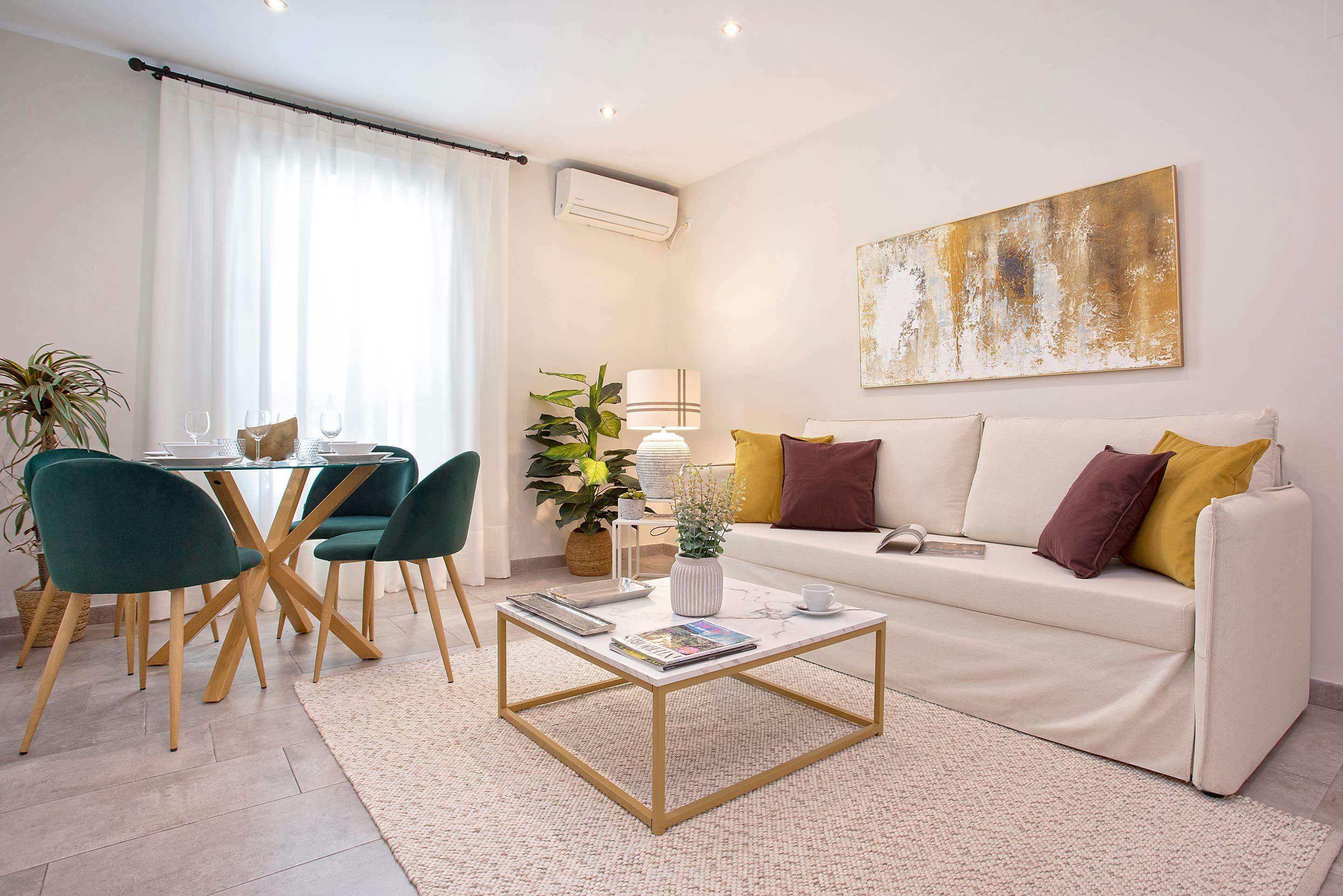 Apartment for rent for €3,571 per month in Córdoba, Calle Santa Marta