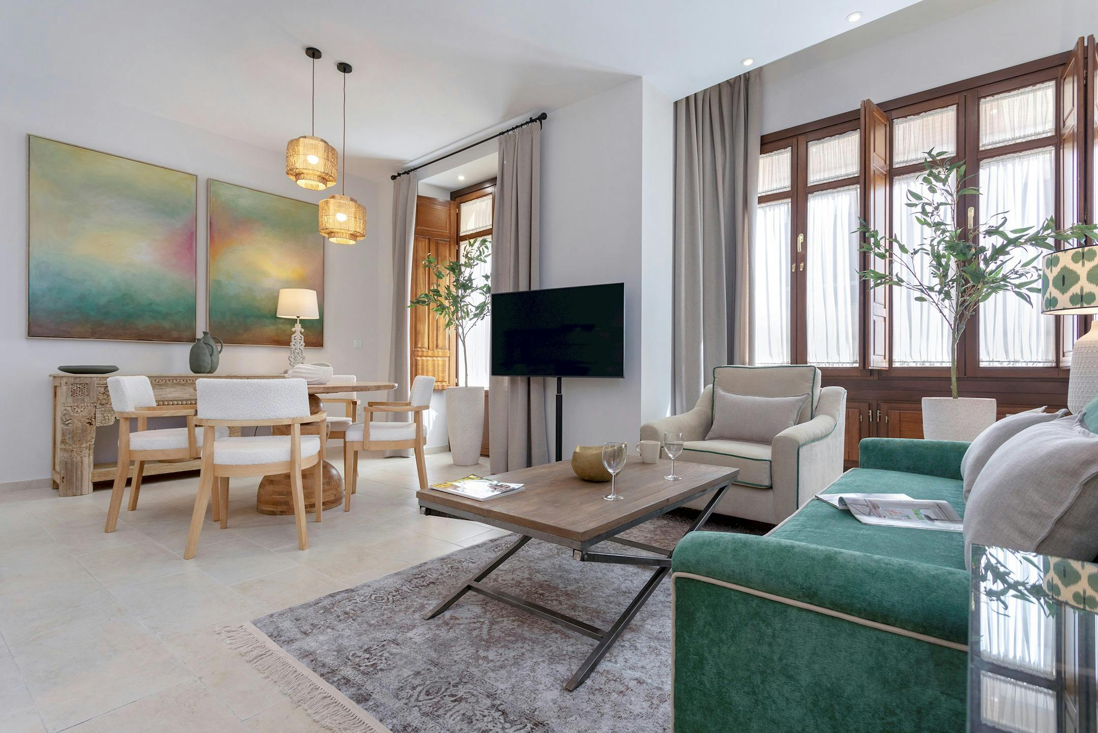 公寓 正在以 €4,358 的月租出租，其位于 Córdoba, Calle María Cristina