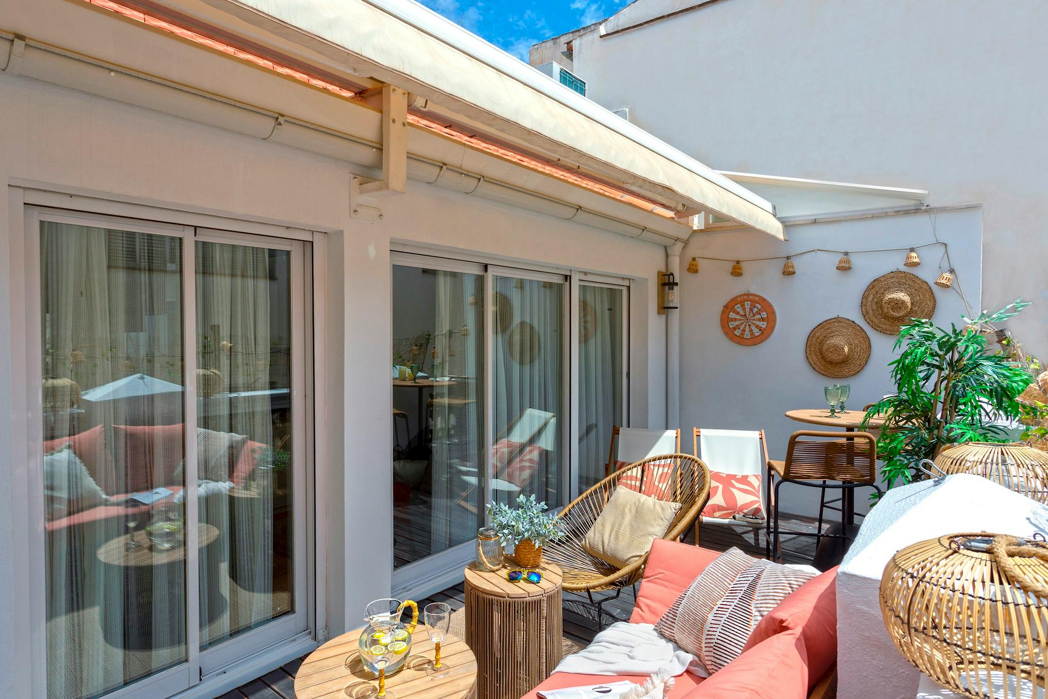 Apartment for rent for €7,856 per month in Málaga, Calle Lazcano