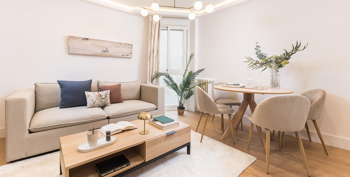 Apartment for rent for €3,004 per month in Madrid, Calle de Martín de los Heros