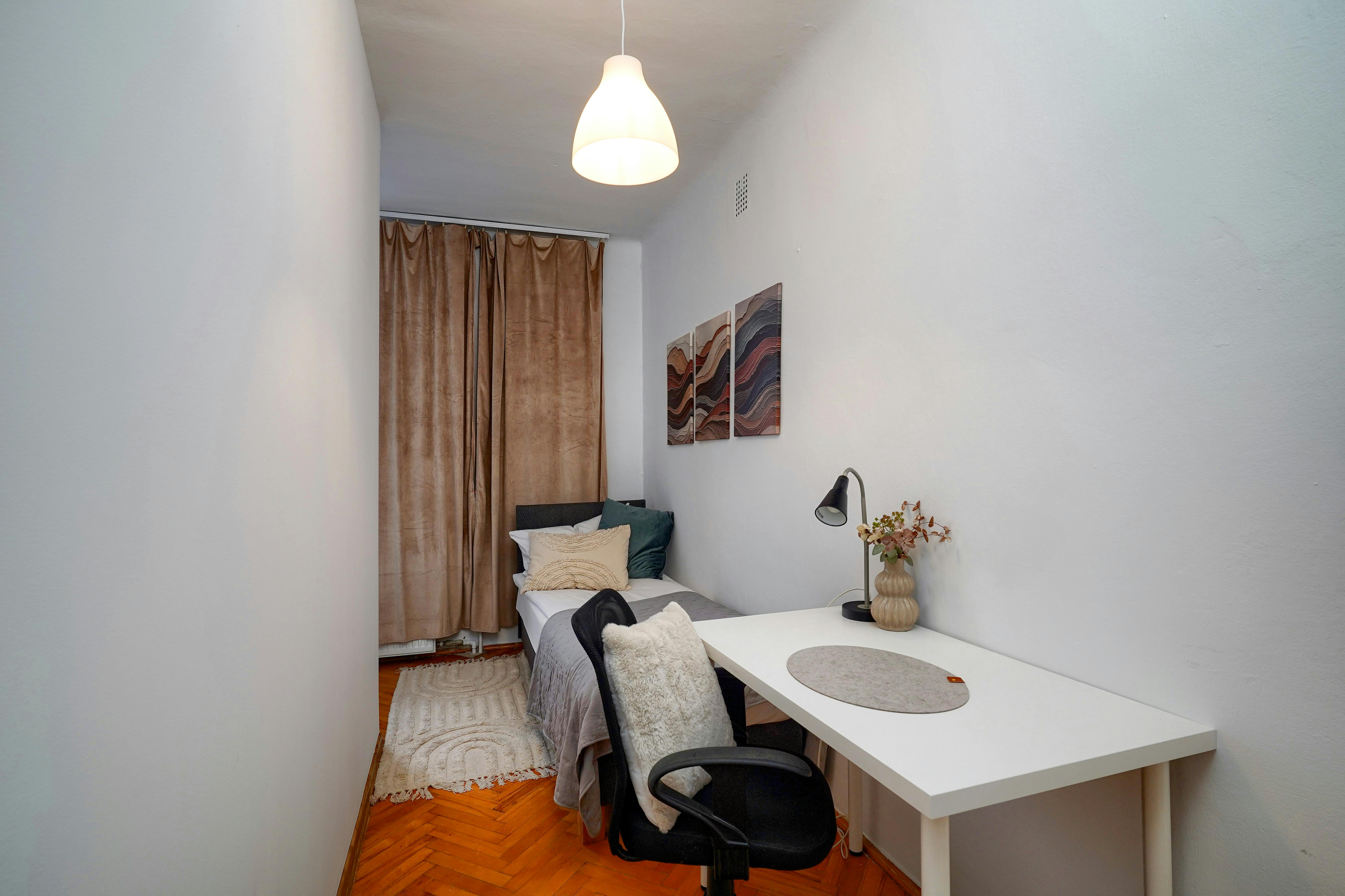 Habitación privada en alquiler por 2200 PLN al mes en Warsaw, aleja Solidarności