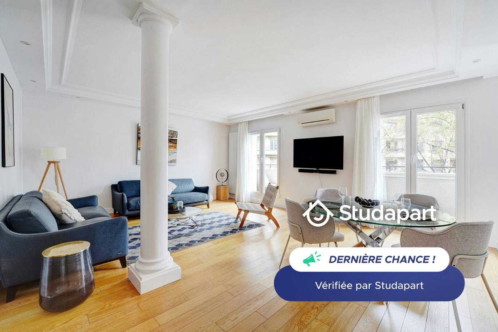 Apartment for rent for €3,000 per month in Paris, Rue Catulle Mendès