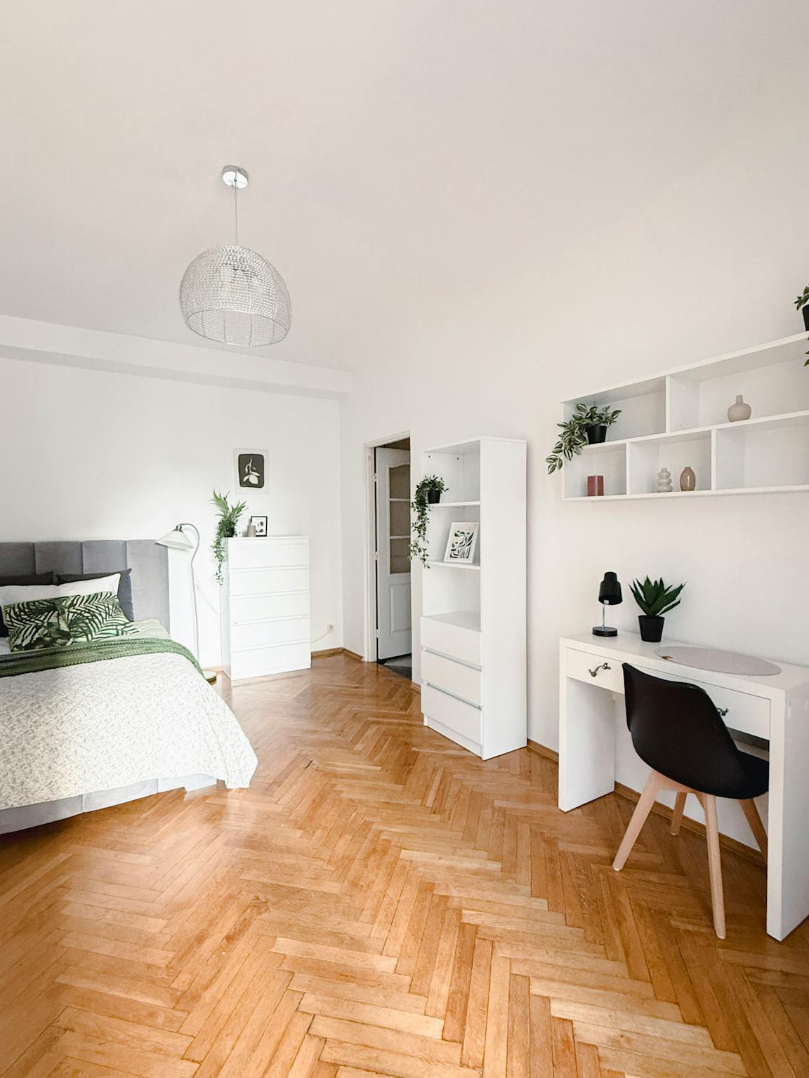 Hoża, Warsaw preview