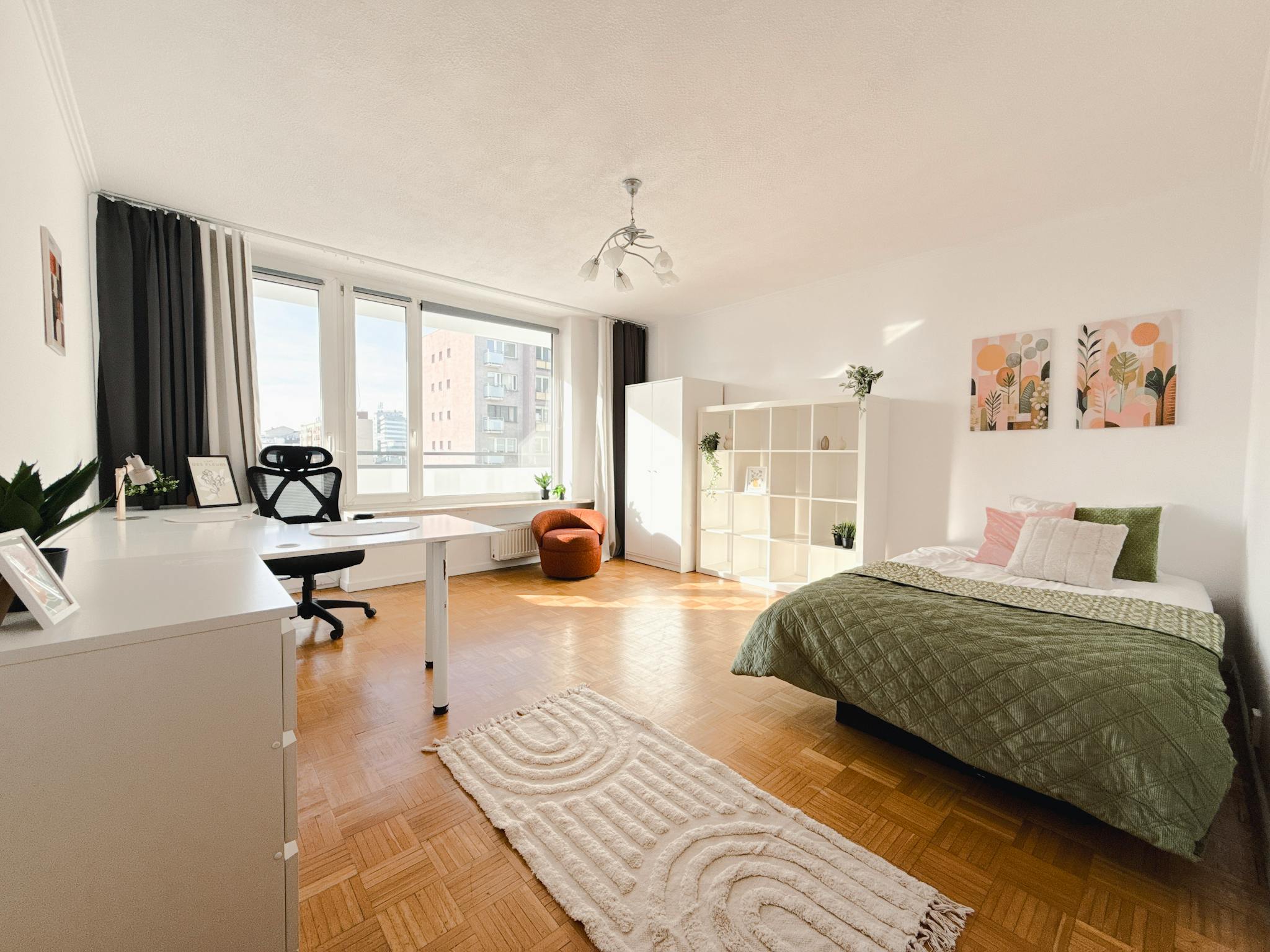 Żelazna, Warsaw preview