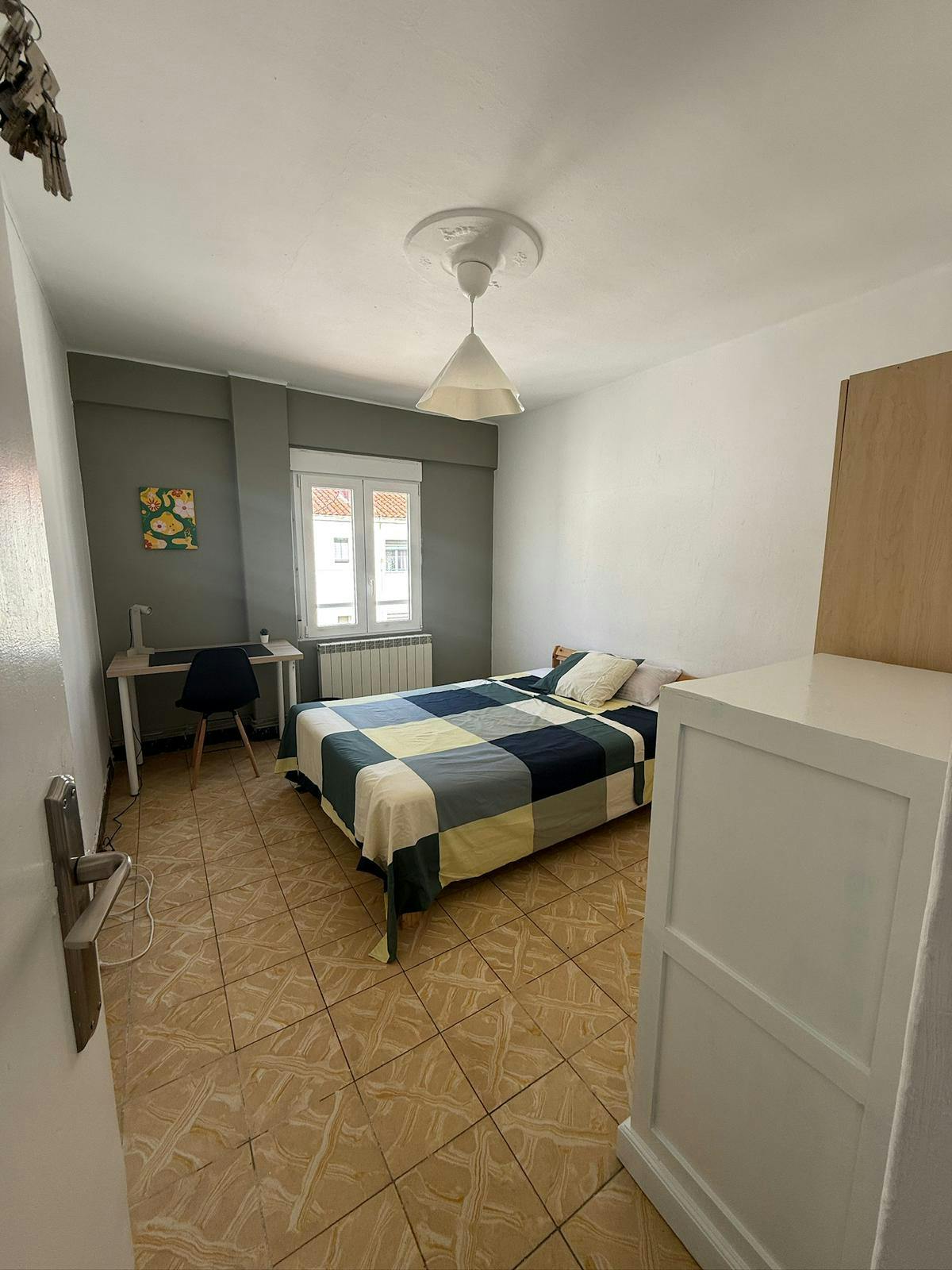 Private room for rent for €370 per month in Zaragoza, Calle de Antonio Cánovas