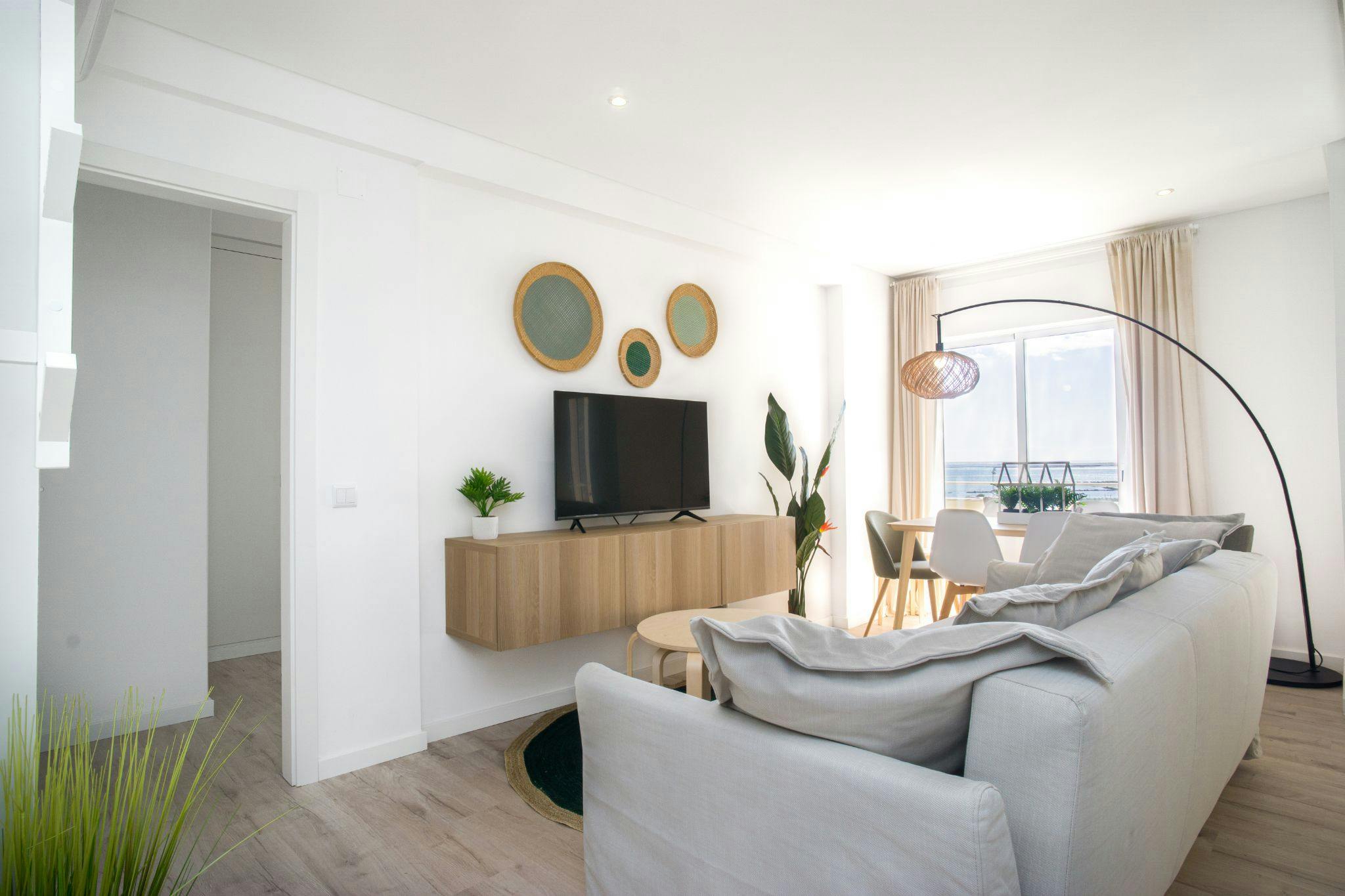 Apartment for rent for €1,100 per month in Faro, Rua Engenheiro Adelino Amaro da Costa