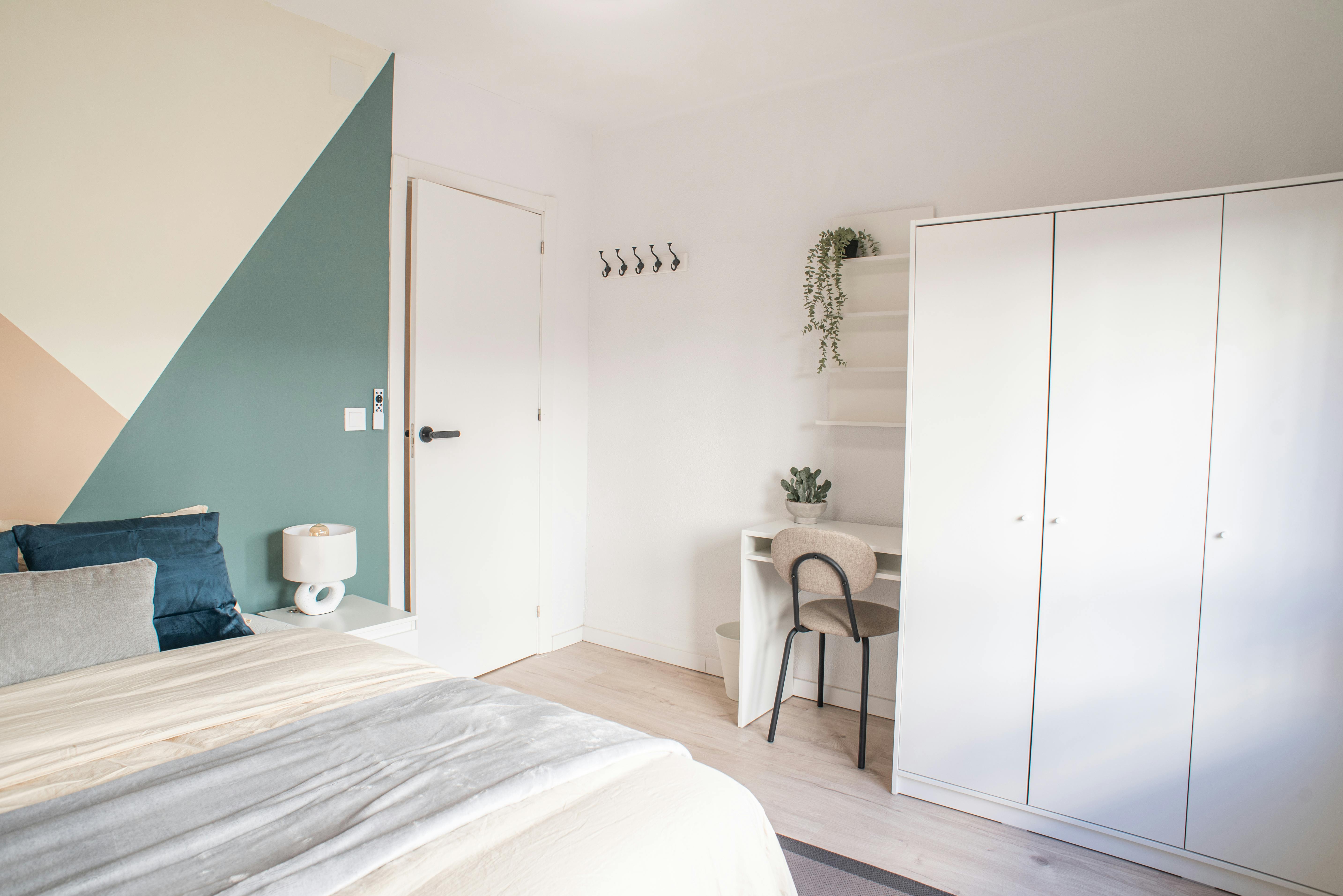 Carrer de Guillem Sorolla, Valencia Valencia