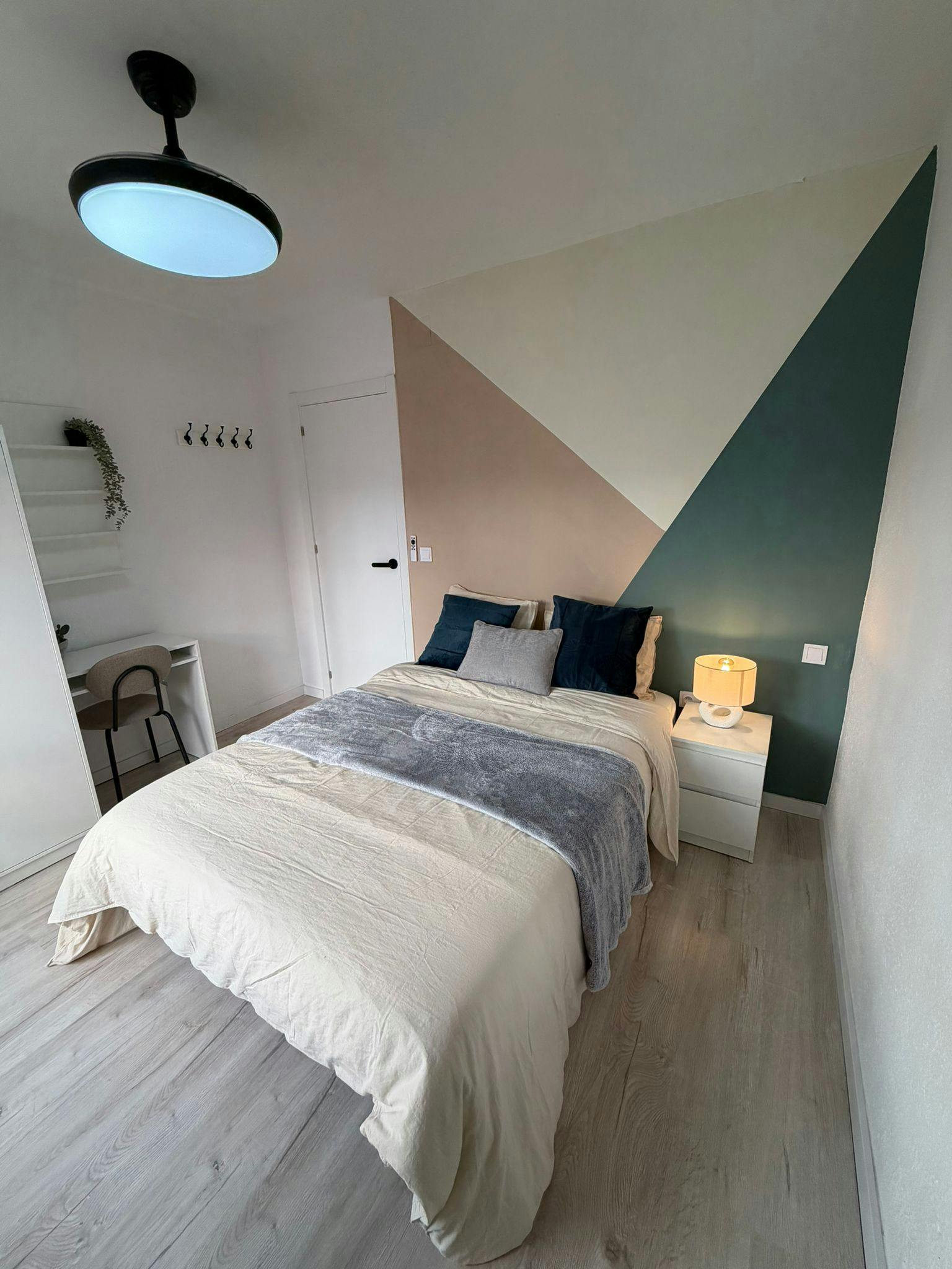 Single room Valencia, 1 bed, 10m² — photo 1