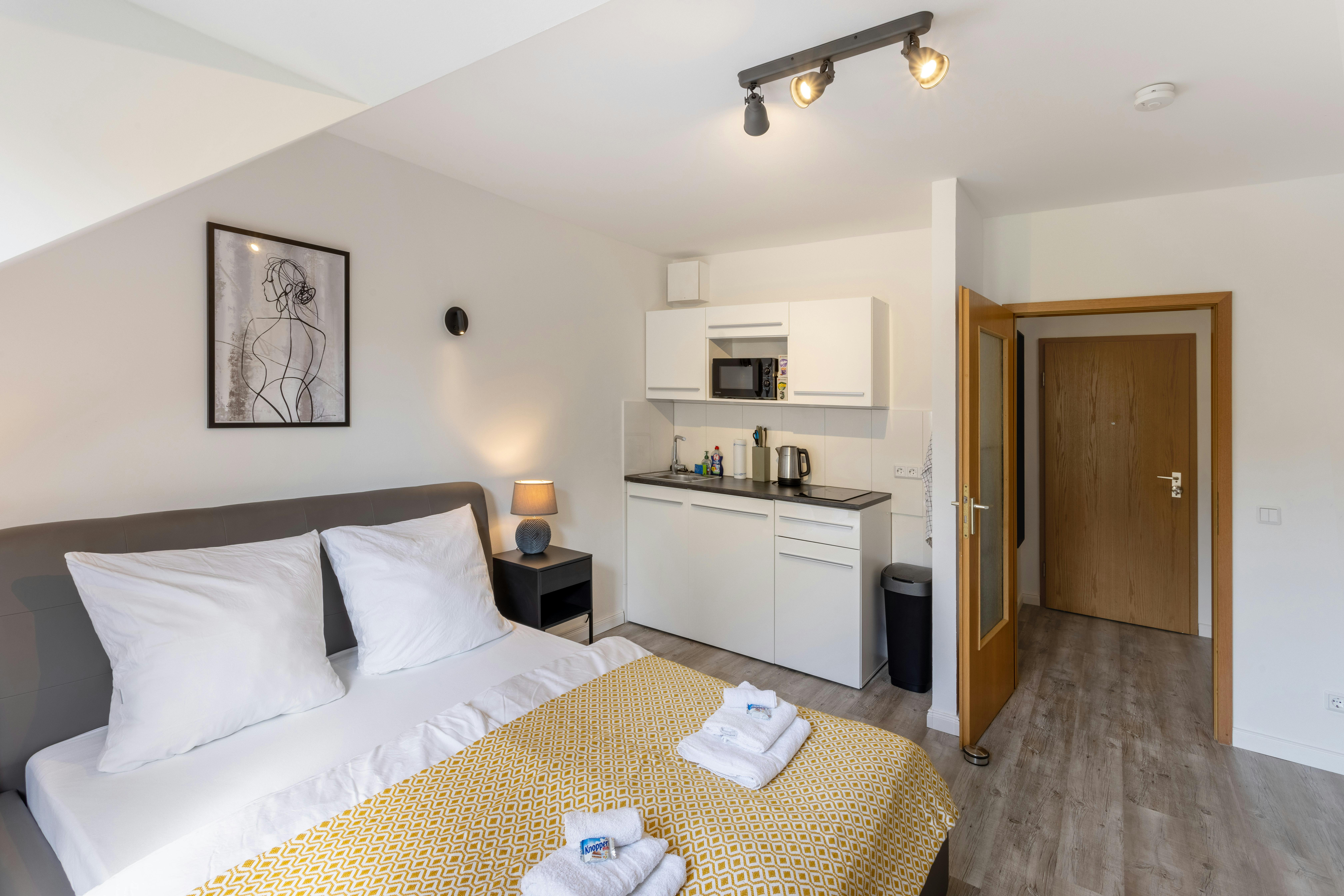 Studio for rent for €1,700 per month in Dortmund, Brackeler Hellweg