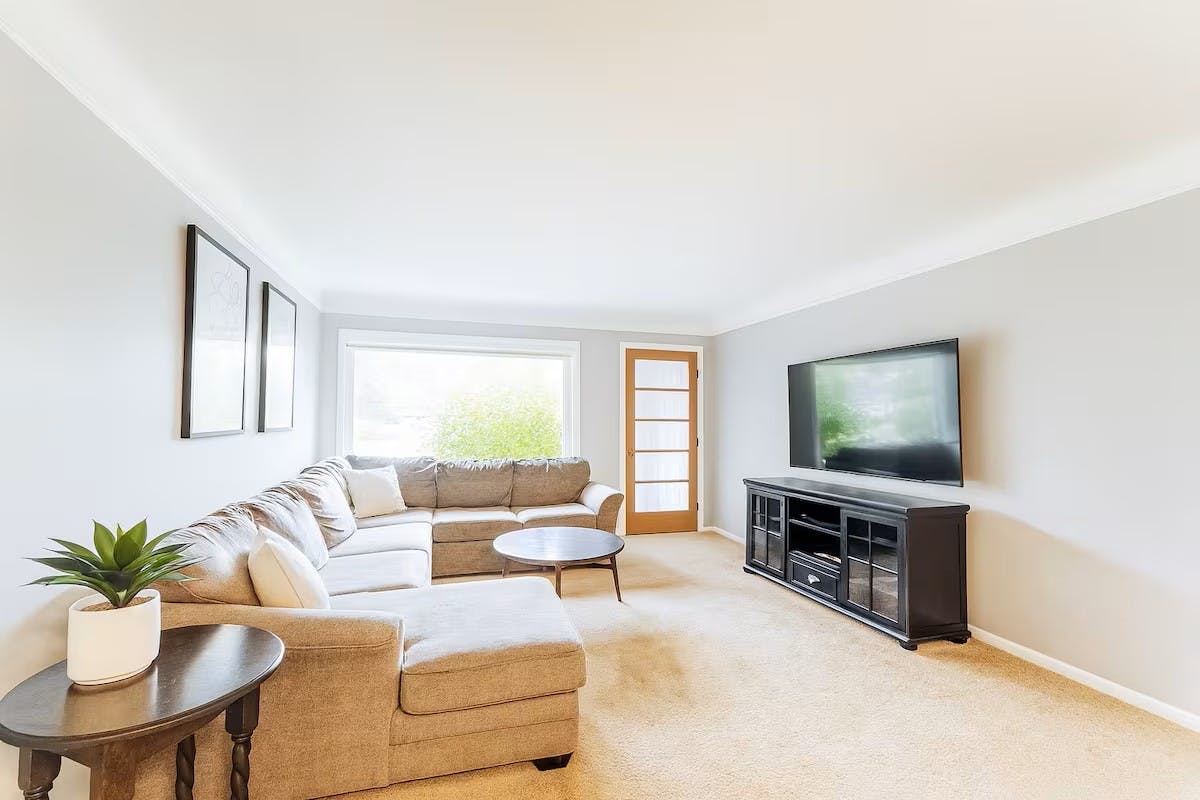 Haus zu mieten für $3,200 pro Monat in South Euclid, Beaconwood Avenue