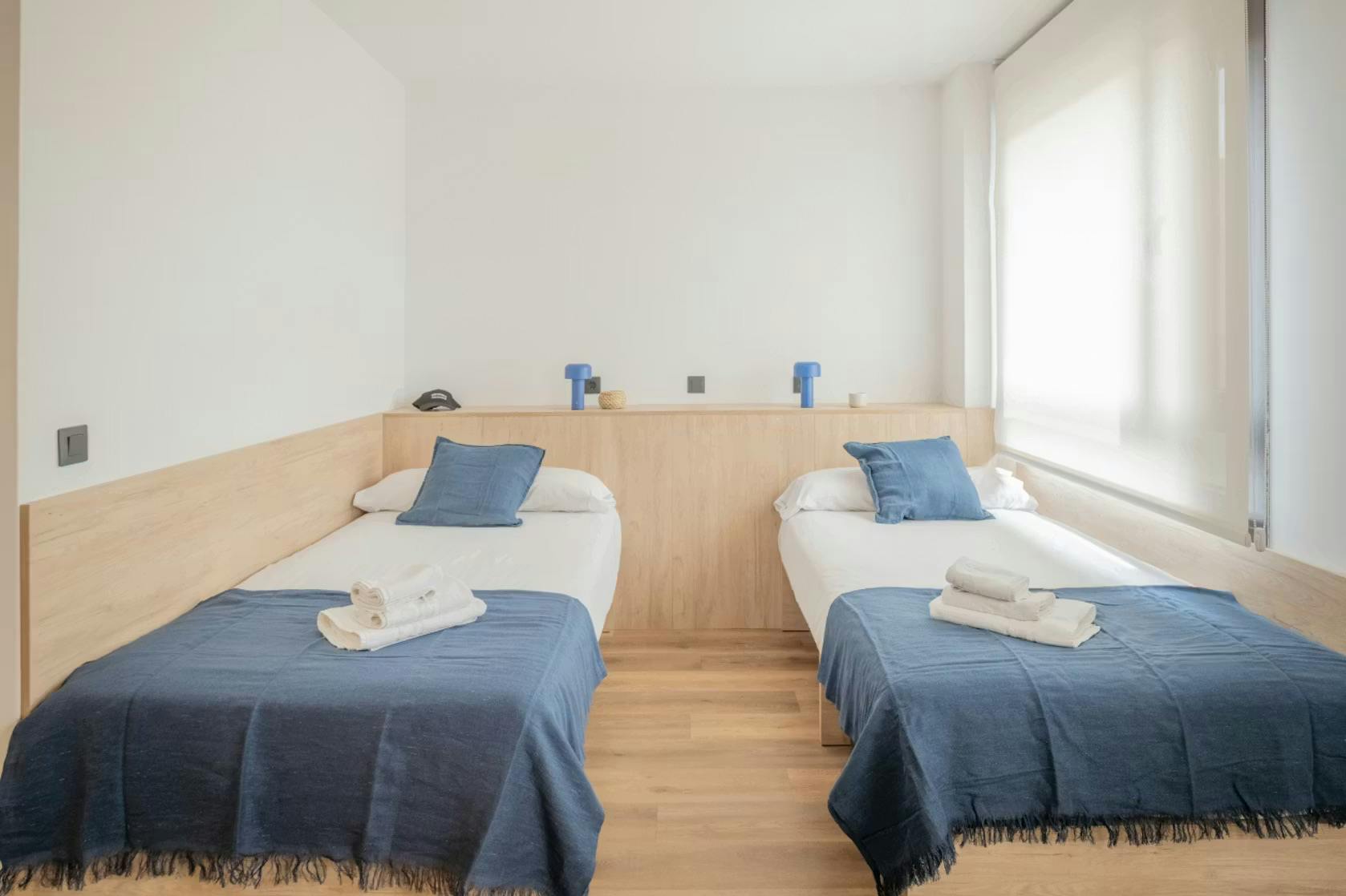 Double room Madrid, 1 bed, 20m² — photo 11