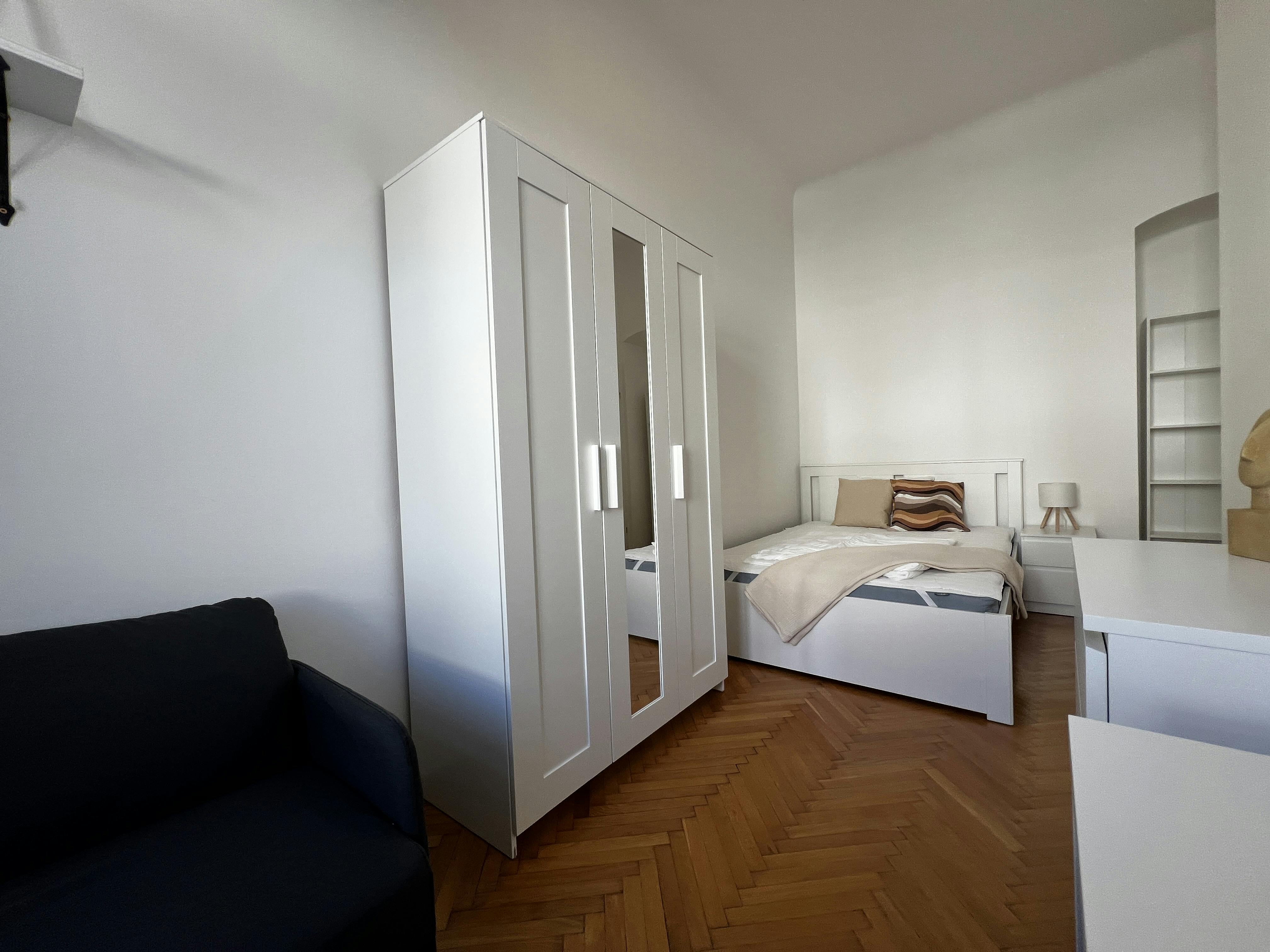 Cameră privată de închiriat pentru 680 EUR pe lună în Vienna, Burggasse