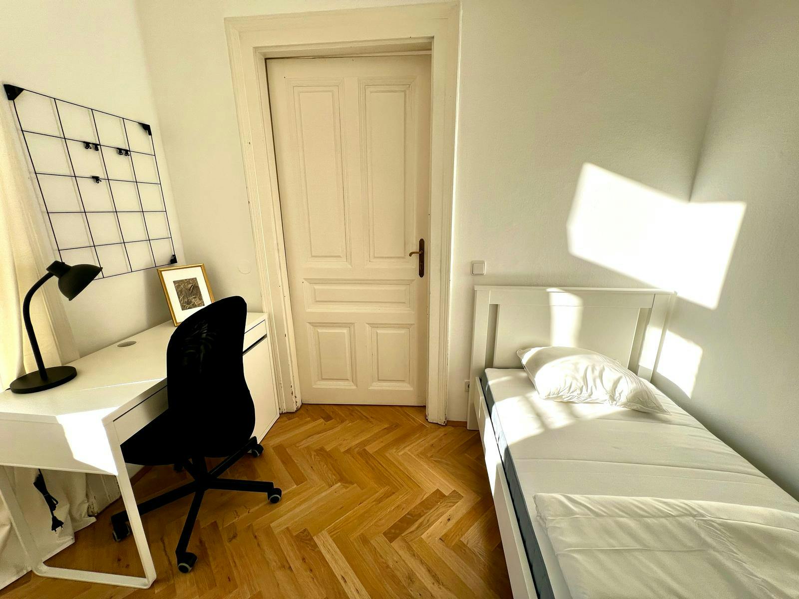 Cameră privată de închiriat pentru 620 EUR pe lună în Vienna, Burggasse