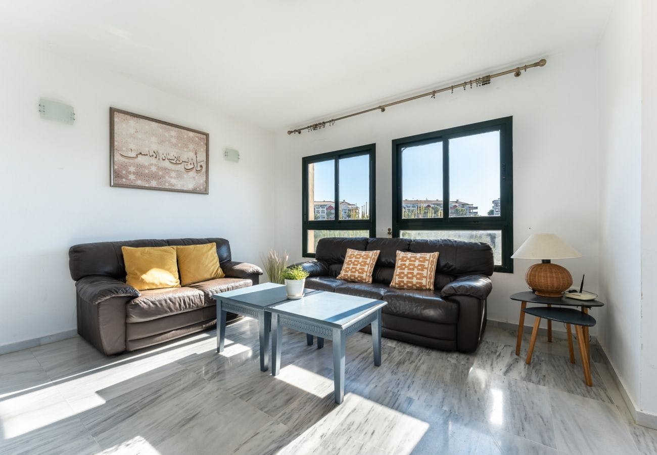 Apartment for rent for €2,500 per month in Mijas, Calle Diamante