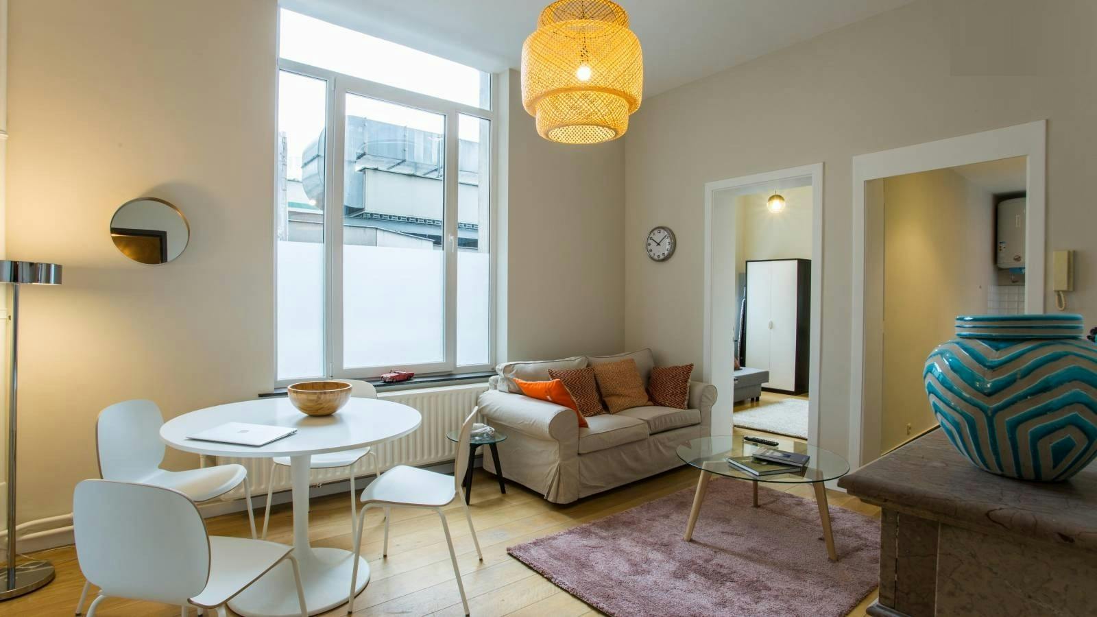 Appartamento in affitto a 1100 € al mese a Brussels, Place Rouppe