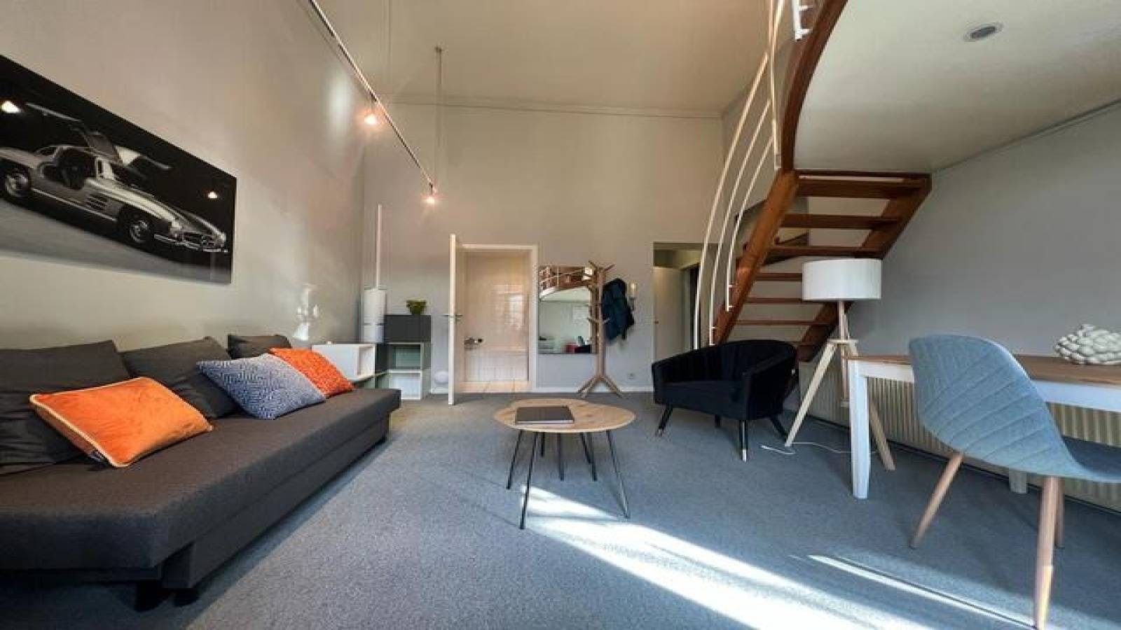 Apartment for rent for €890 per month in Brussels, Rue Royale
