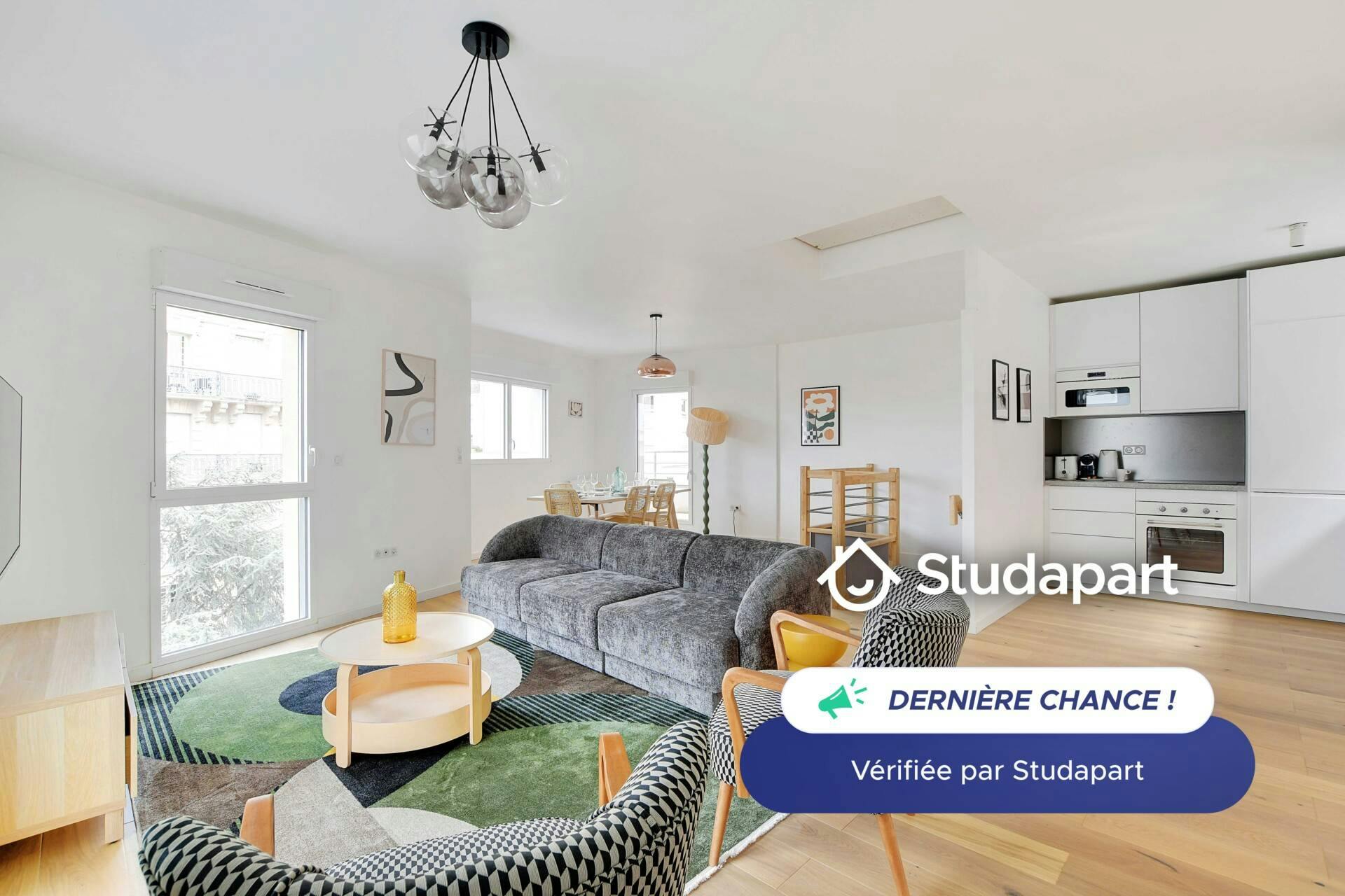 Apartment for rent for €4,510 per month in Nogent-sur-Marne, Place Pierre Semard