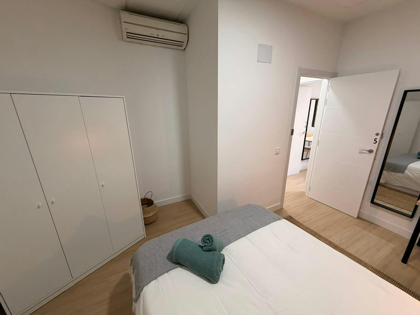 Single room Madrid, 1 bed, 10m² — photo 8