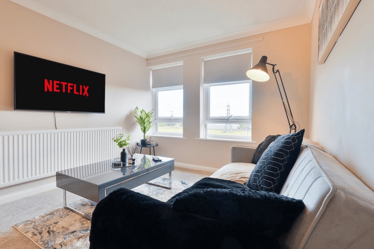 Apartment for rent for £2,399 per month in Canterbury, Bicknor Close