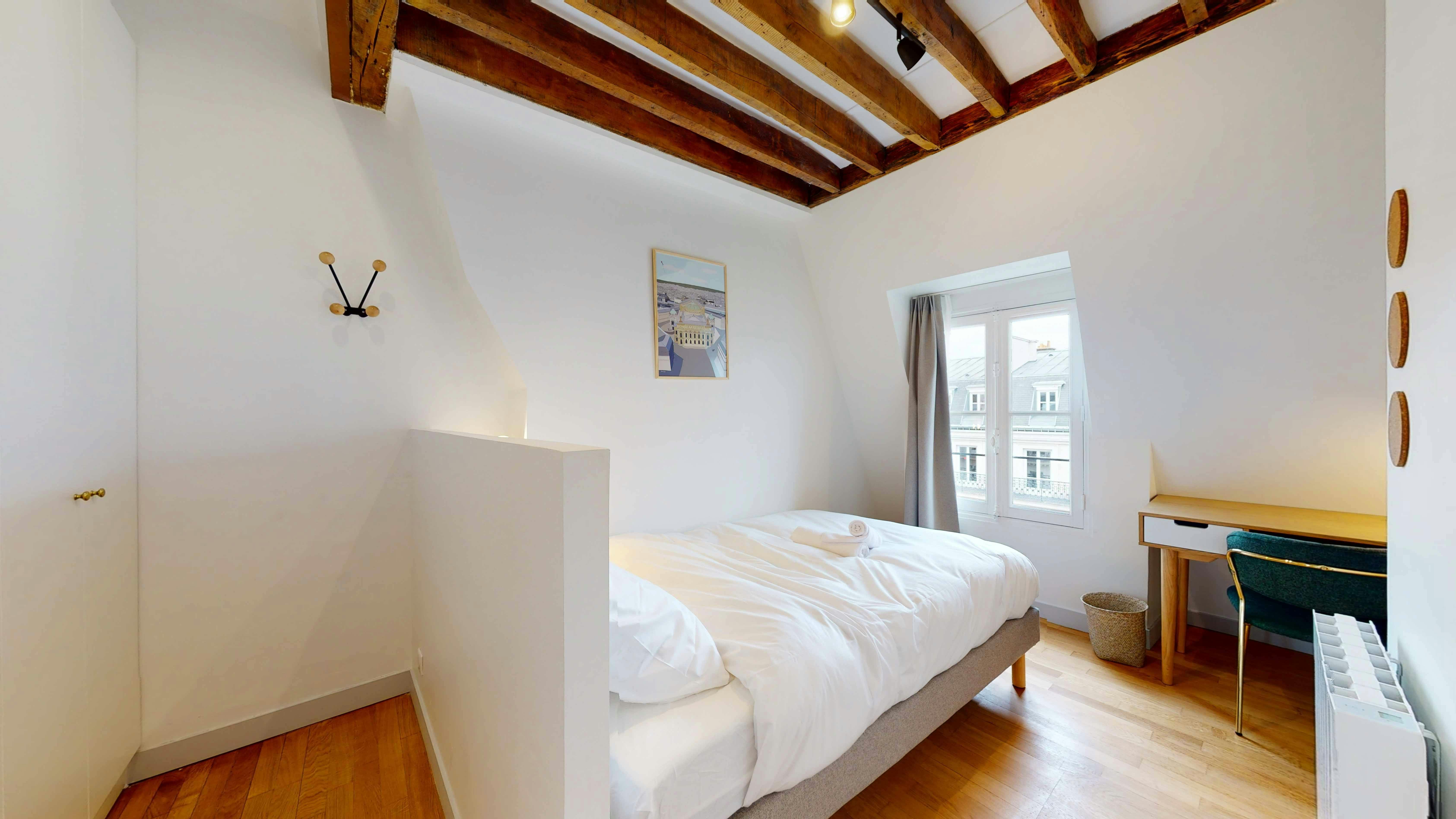 Private room for rent for €1,404 per month in Paris, Rue du 4 septembre