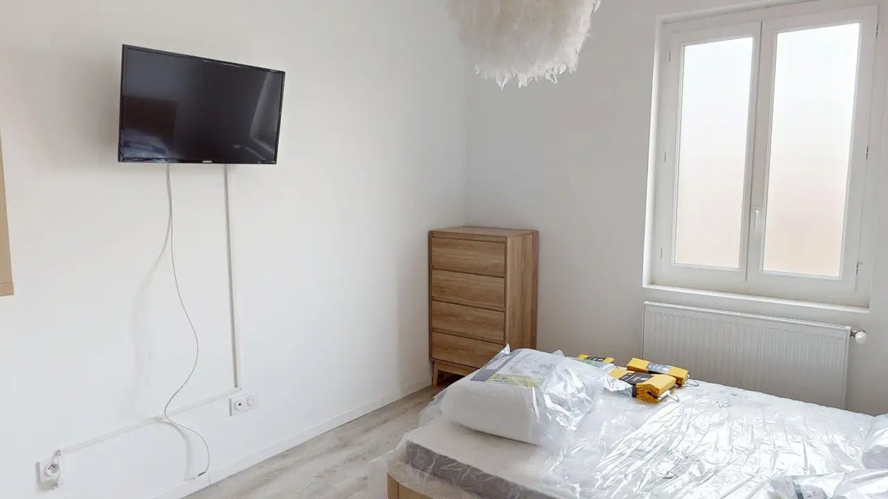 Private room in Rue Pierre et Marie Curie, Saint-Étienne (1672239) ROOM 1