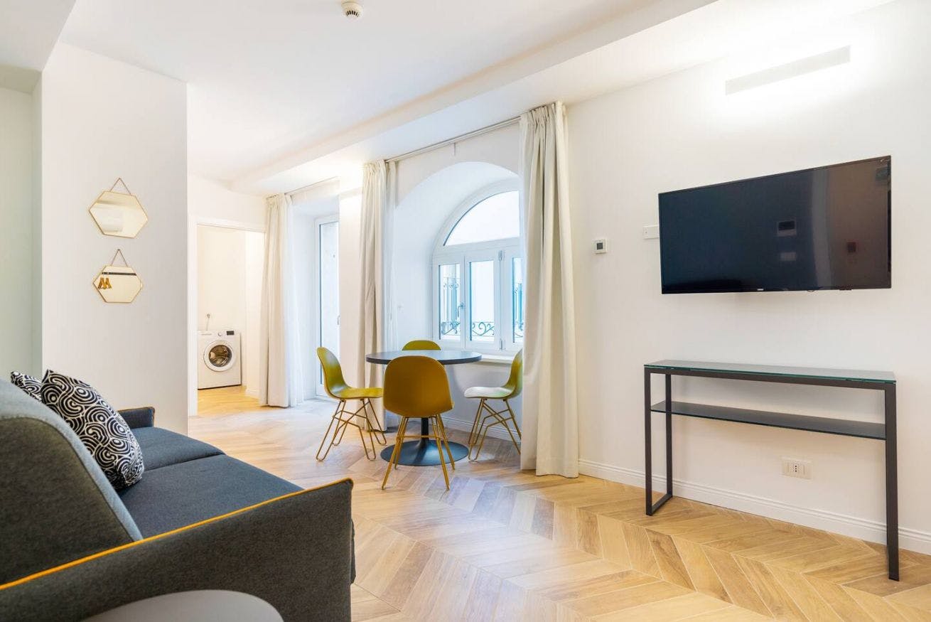 Apartment for rent for €850 per month in Trieste, Via Mazzini