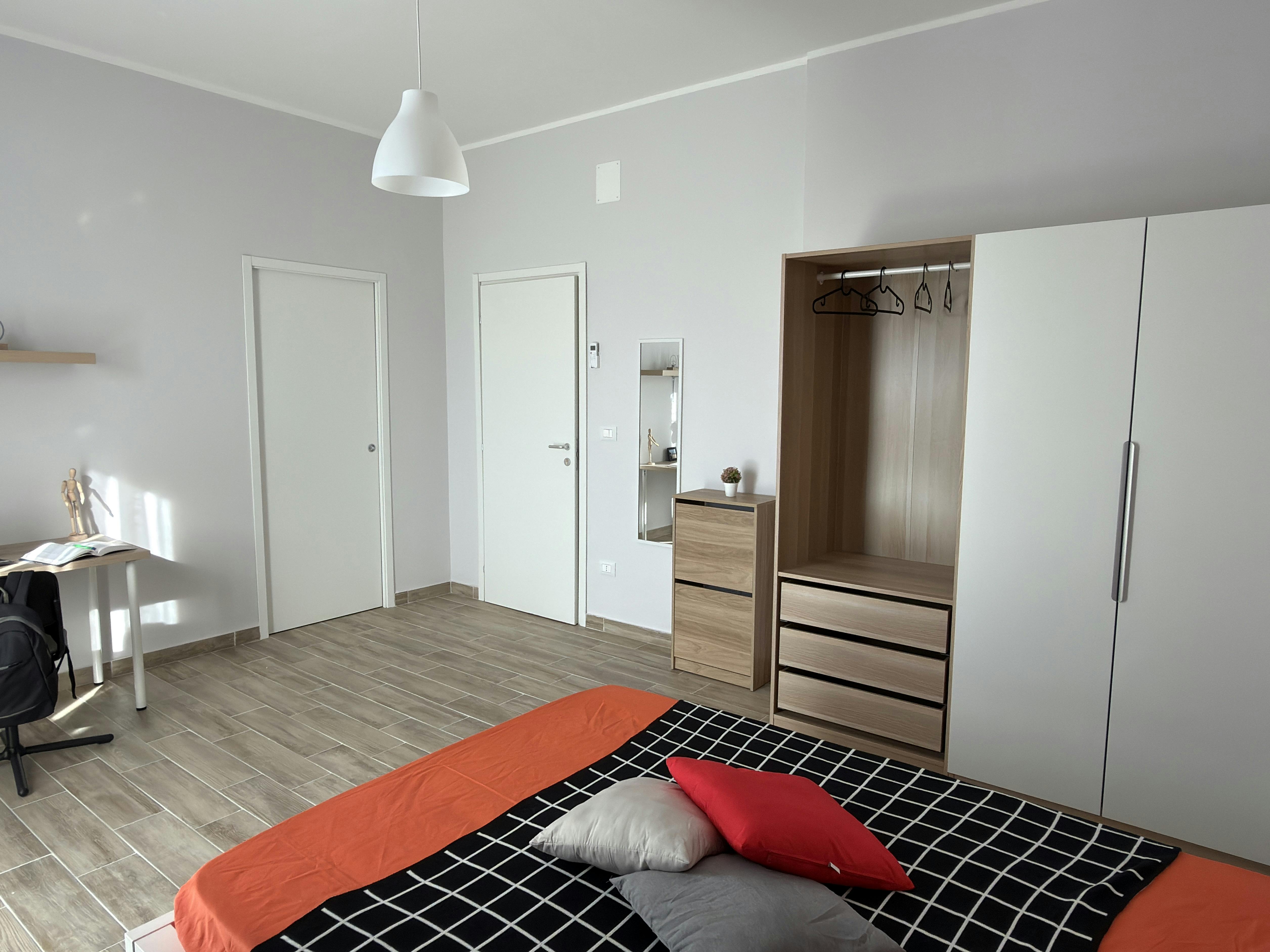 Private room for rent for €570 per month in Pescara, Via Tirino